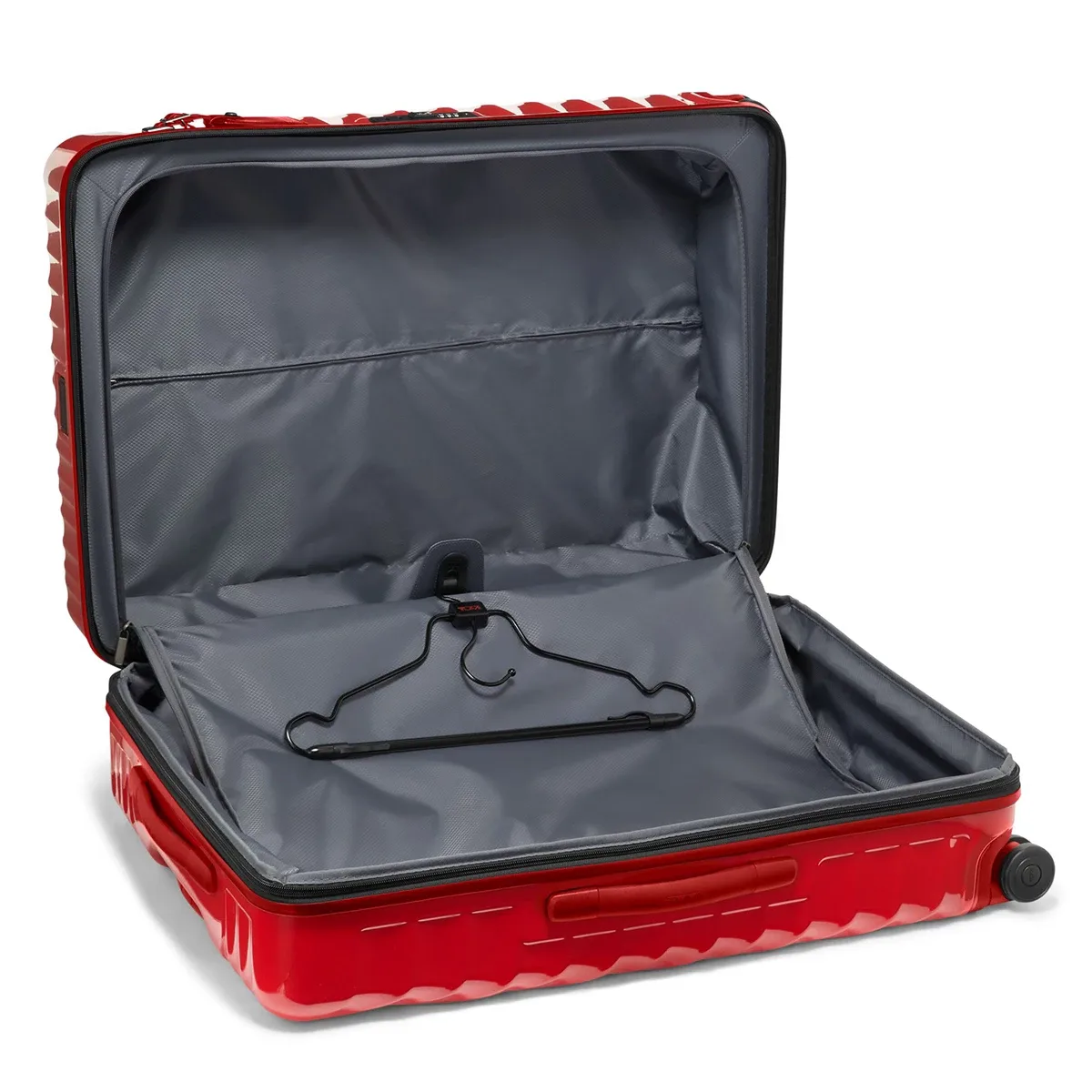 19 Degree Extended Trip Expandable 4 Wheeled Packing Case