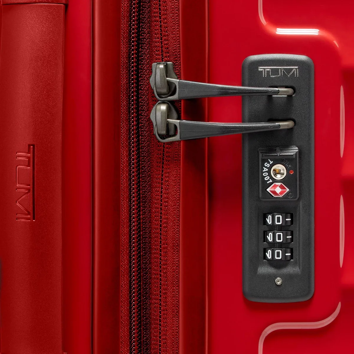 19 Degree Extended Trip Expandable 4 Wheeled Packing Case