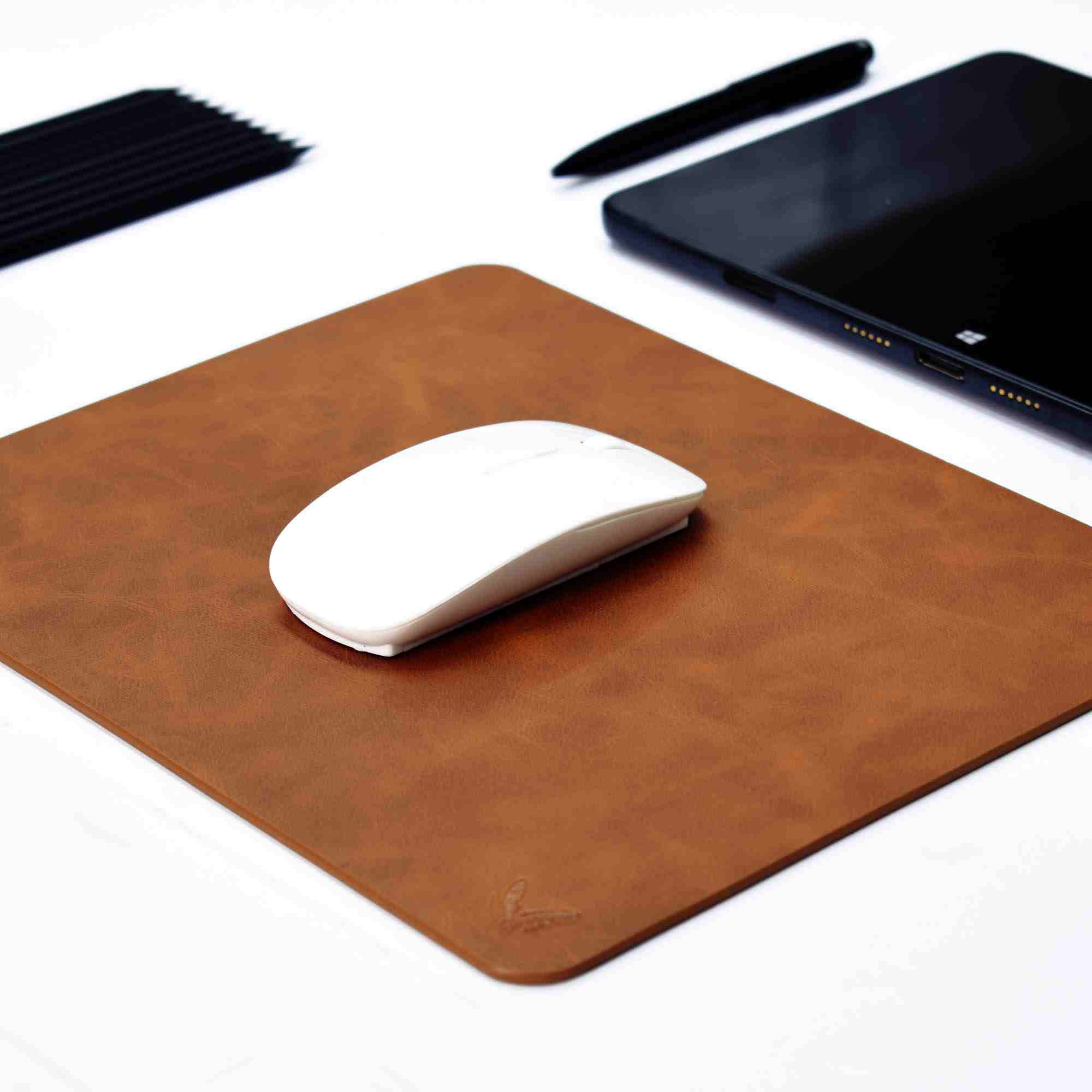Square Mouse Pad in Faux Leather | Creasing Free | High Precision | Reversible | Flexible | 9×9 Inches | Uniflex | Tan