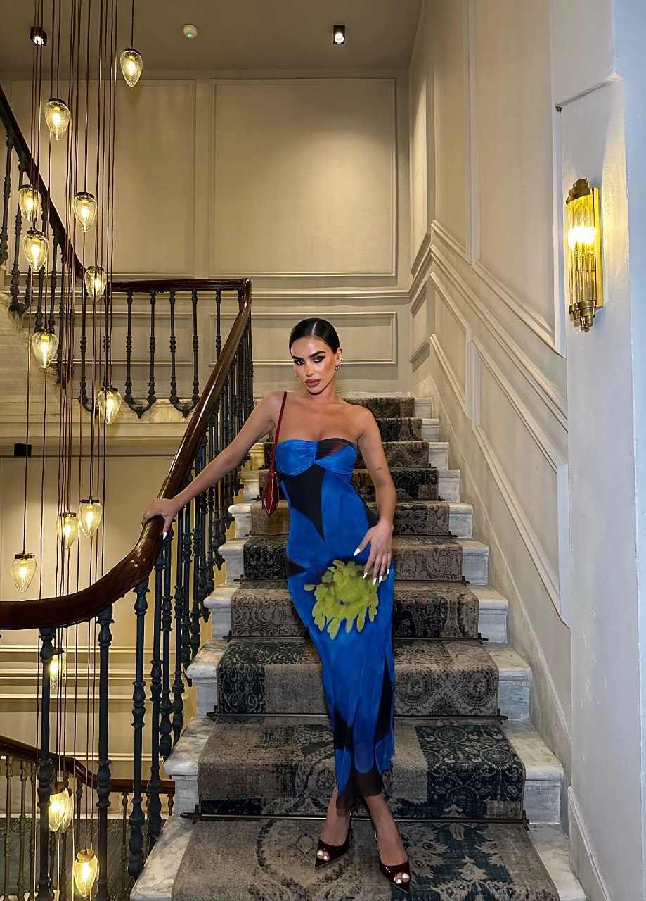 Blue fitted tulle dress