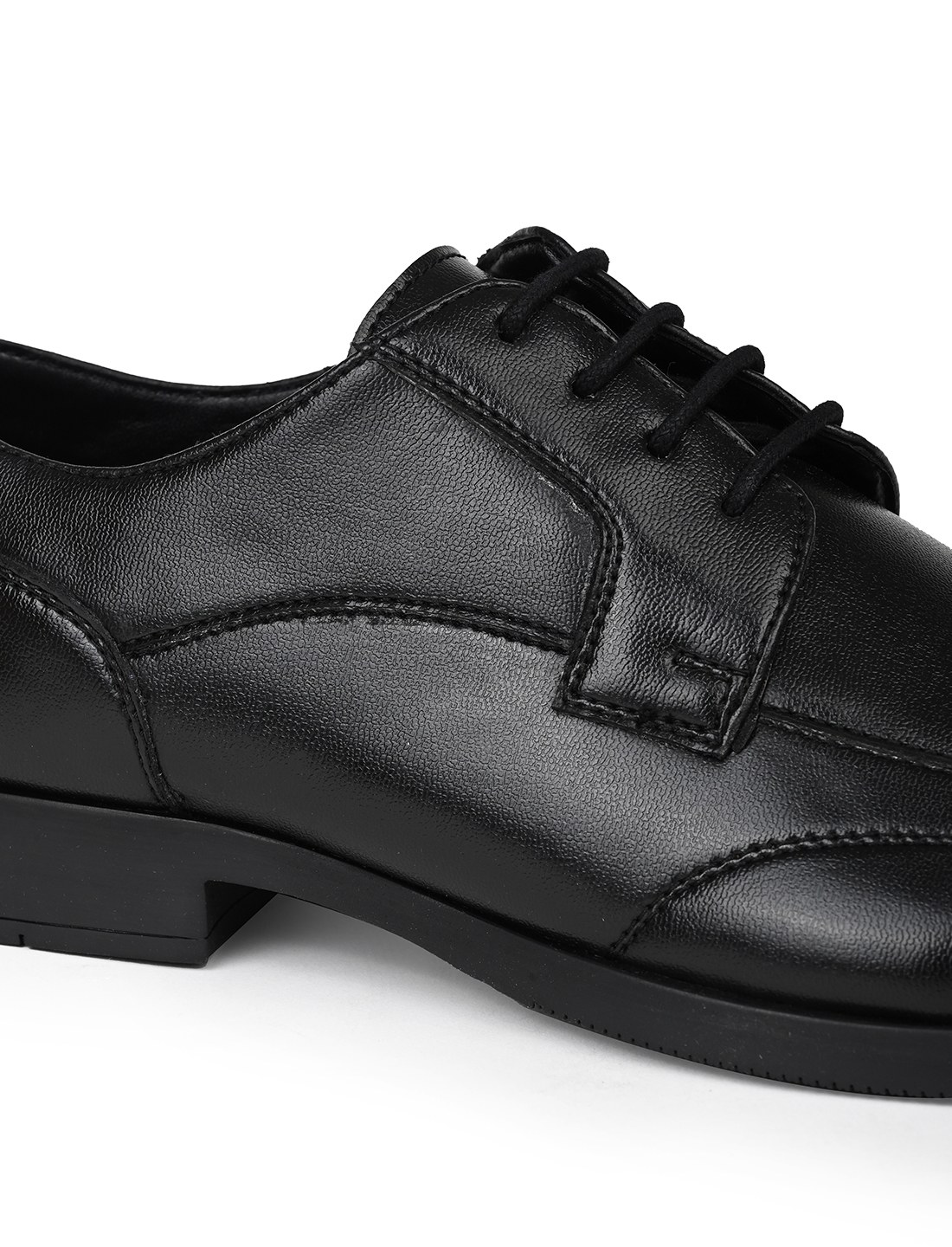 The Zalio Black Men Formal Bicycle Cut Derby V8 By Ruosh