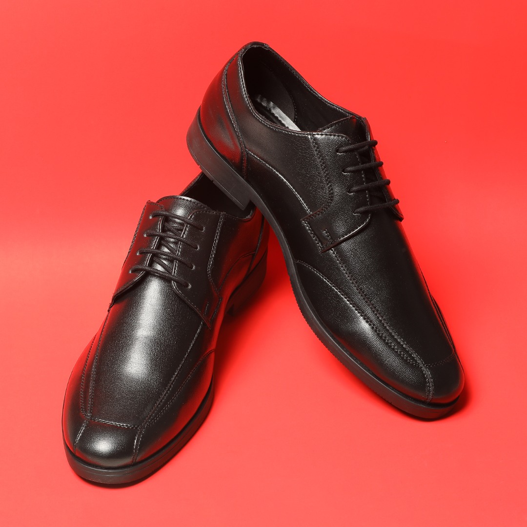 The Zalio Black Men Formal Bicycle Cut Derby V8 By Ruosh