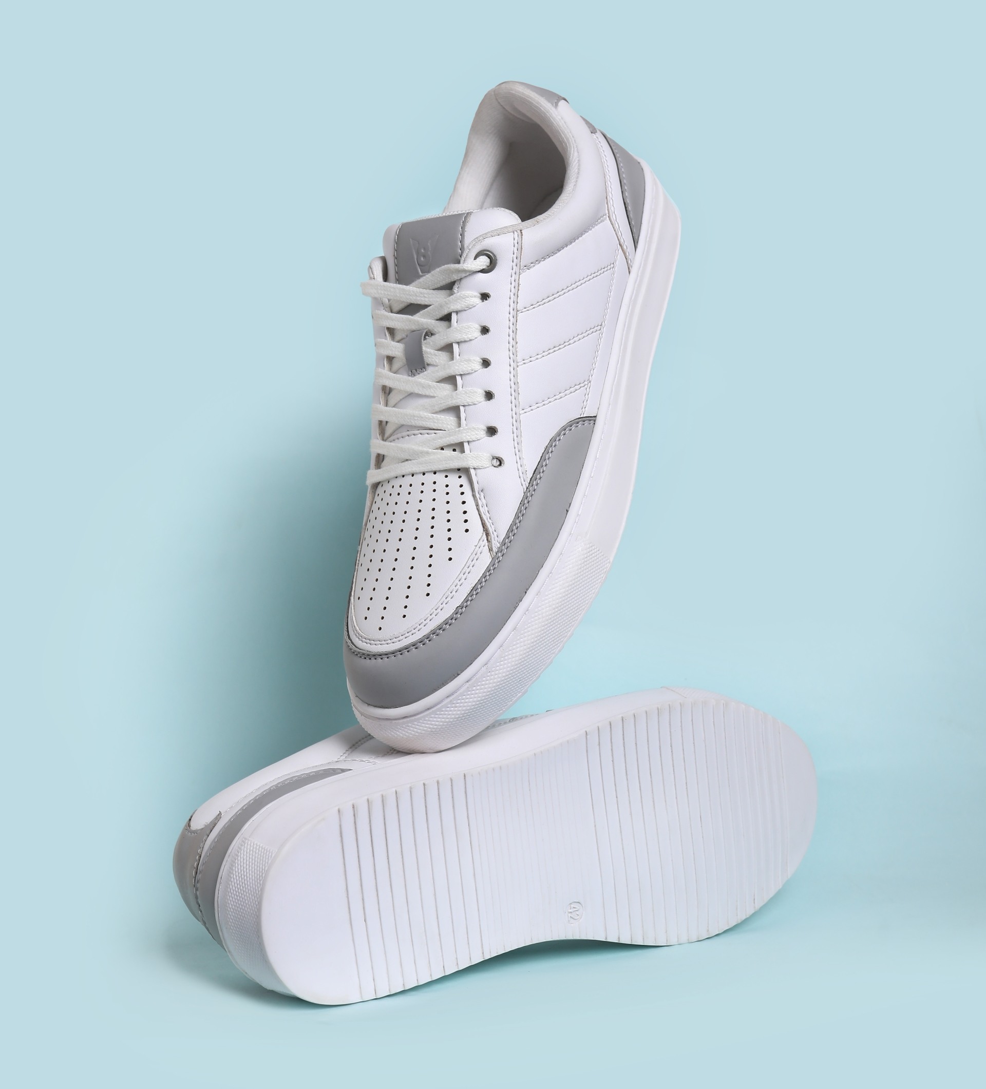 The Groove Grey Men Casual Sneaker V8 By Ruosh