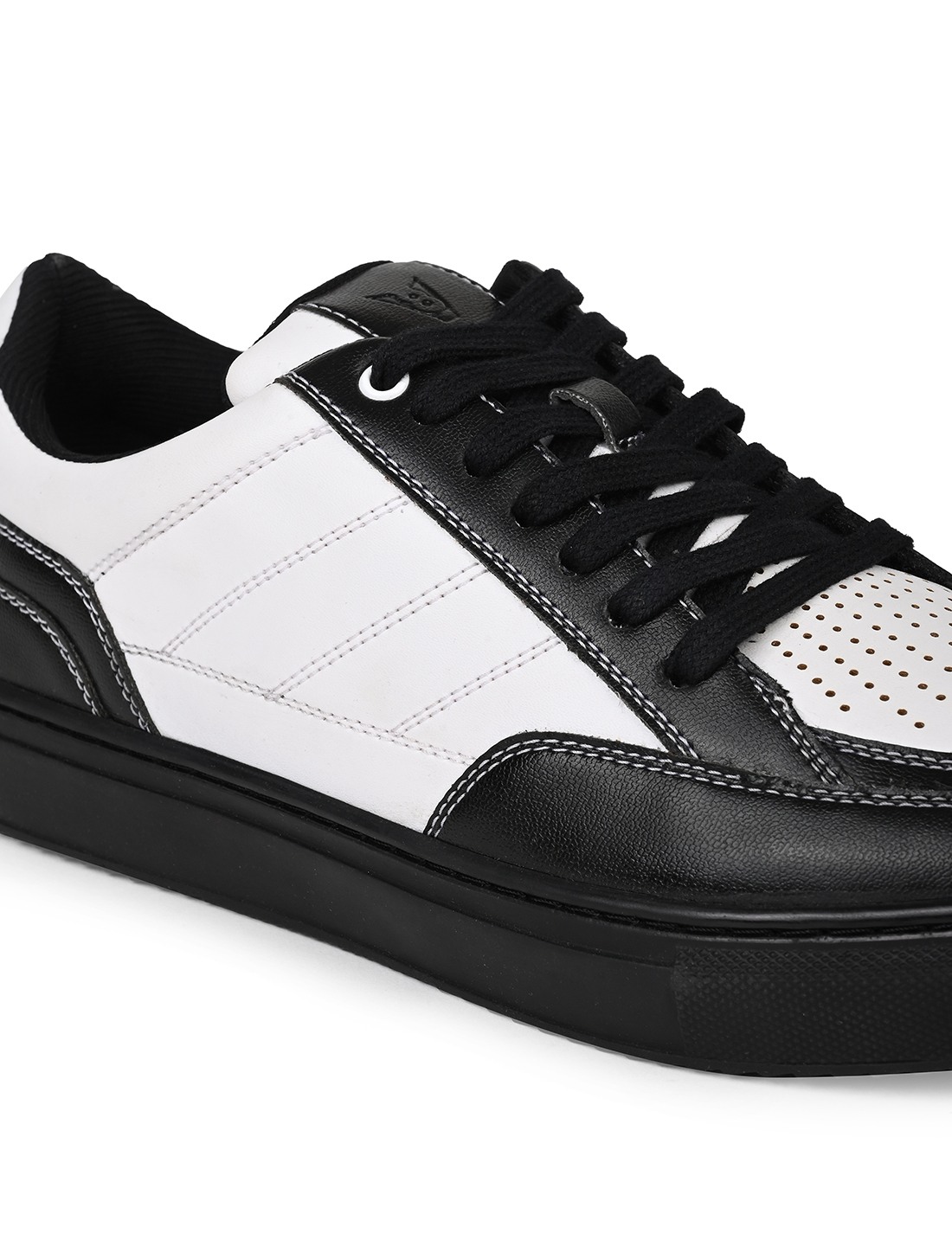 The Groove Black Men Casual Sneaker V8 By Ruosh