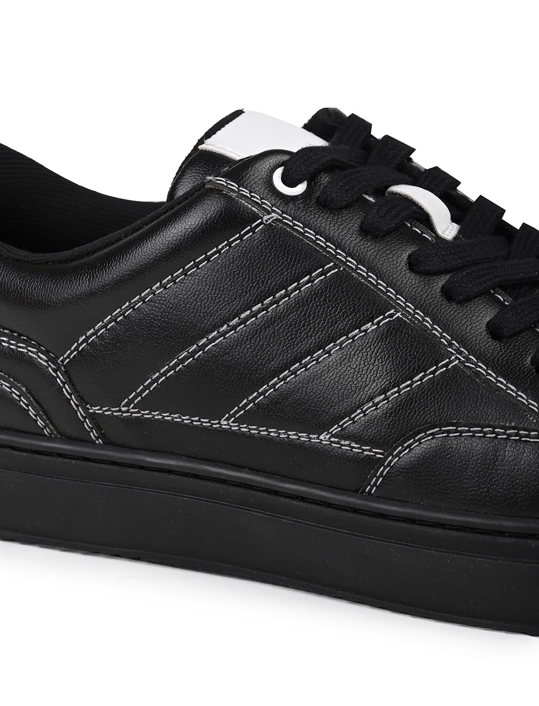The Groove-01 Black & White Men Casual Sneaker V8 By Ruosh