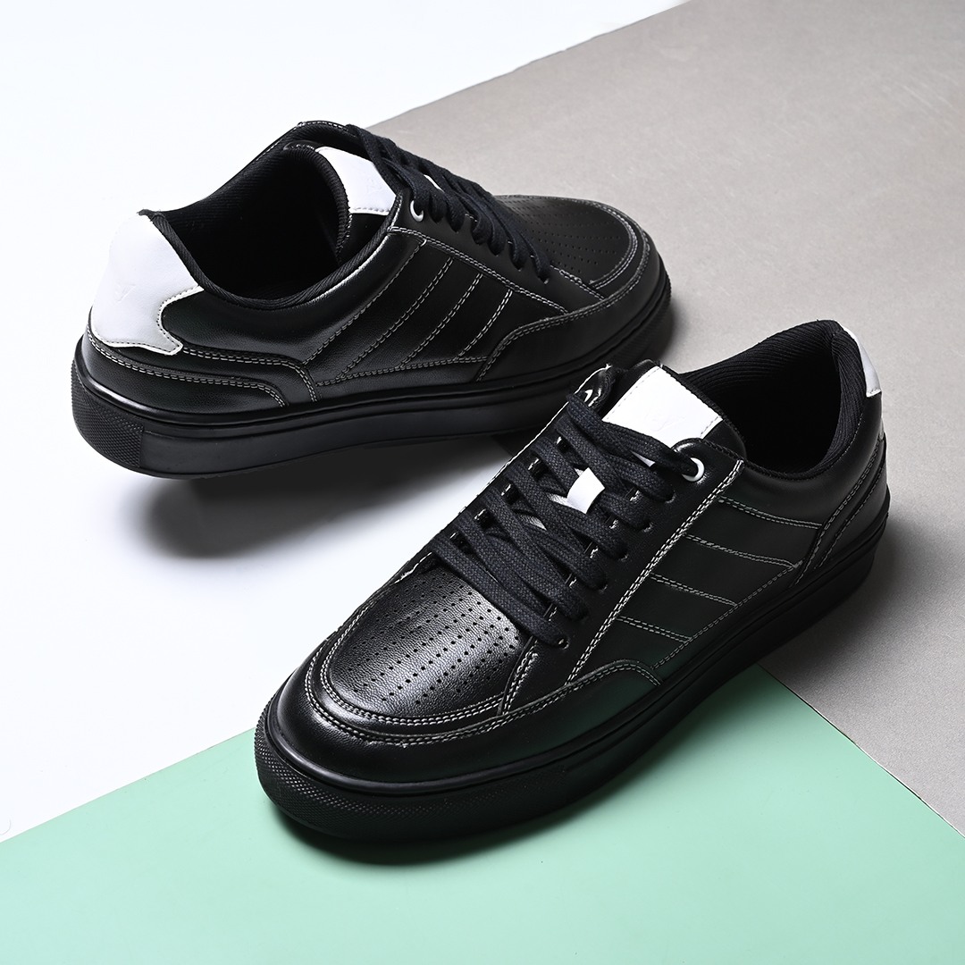 The Groove-01 Black & White Men Casual Sneaker V8 By Ruosh