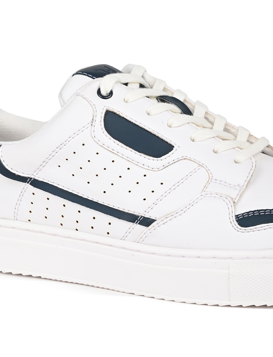The Aldor White & Navy Men Casual Sneaker V8 By Ruosh