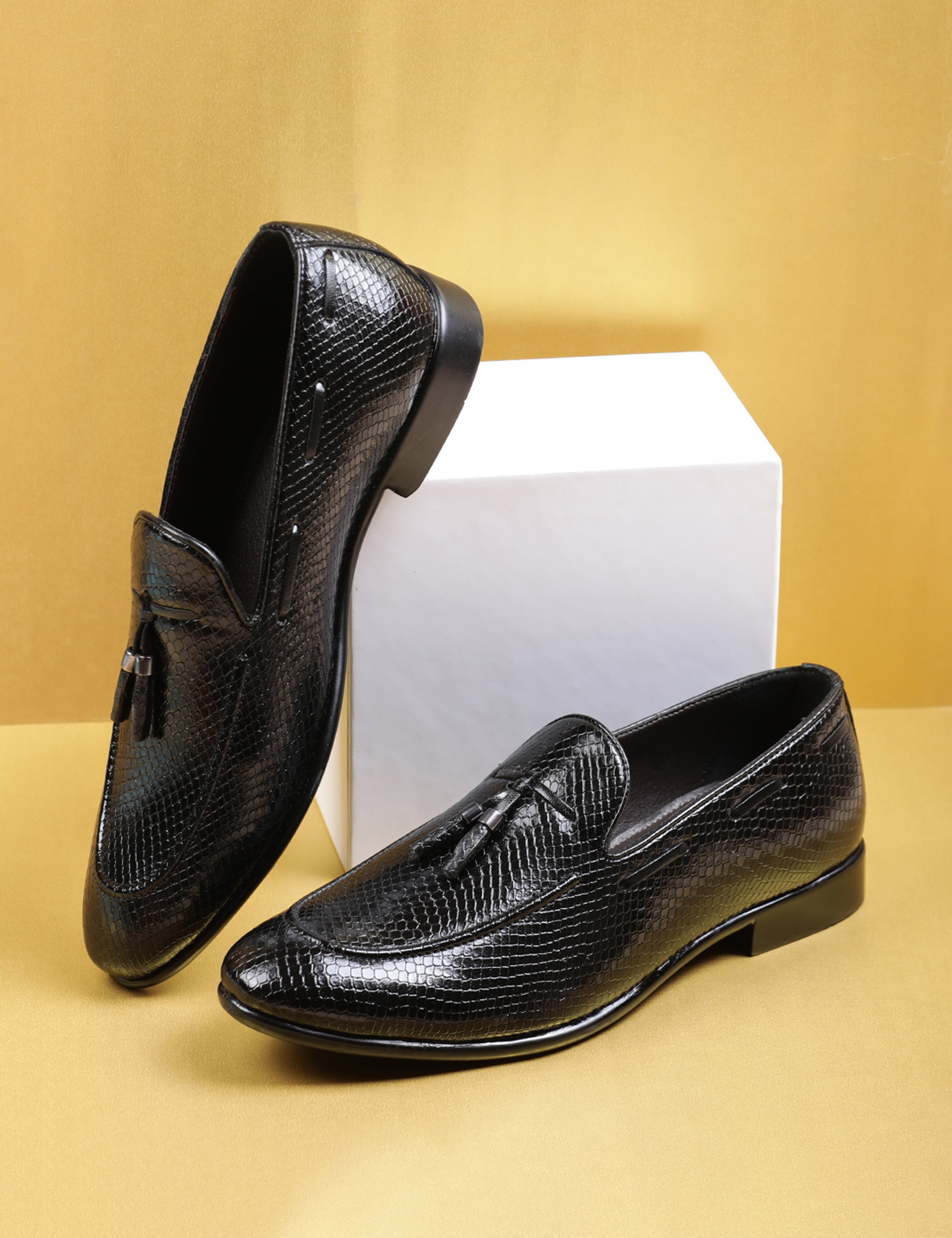 The Coby Black Men Tassel Loafer V8 By Ruosh