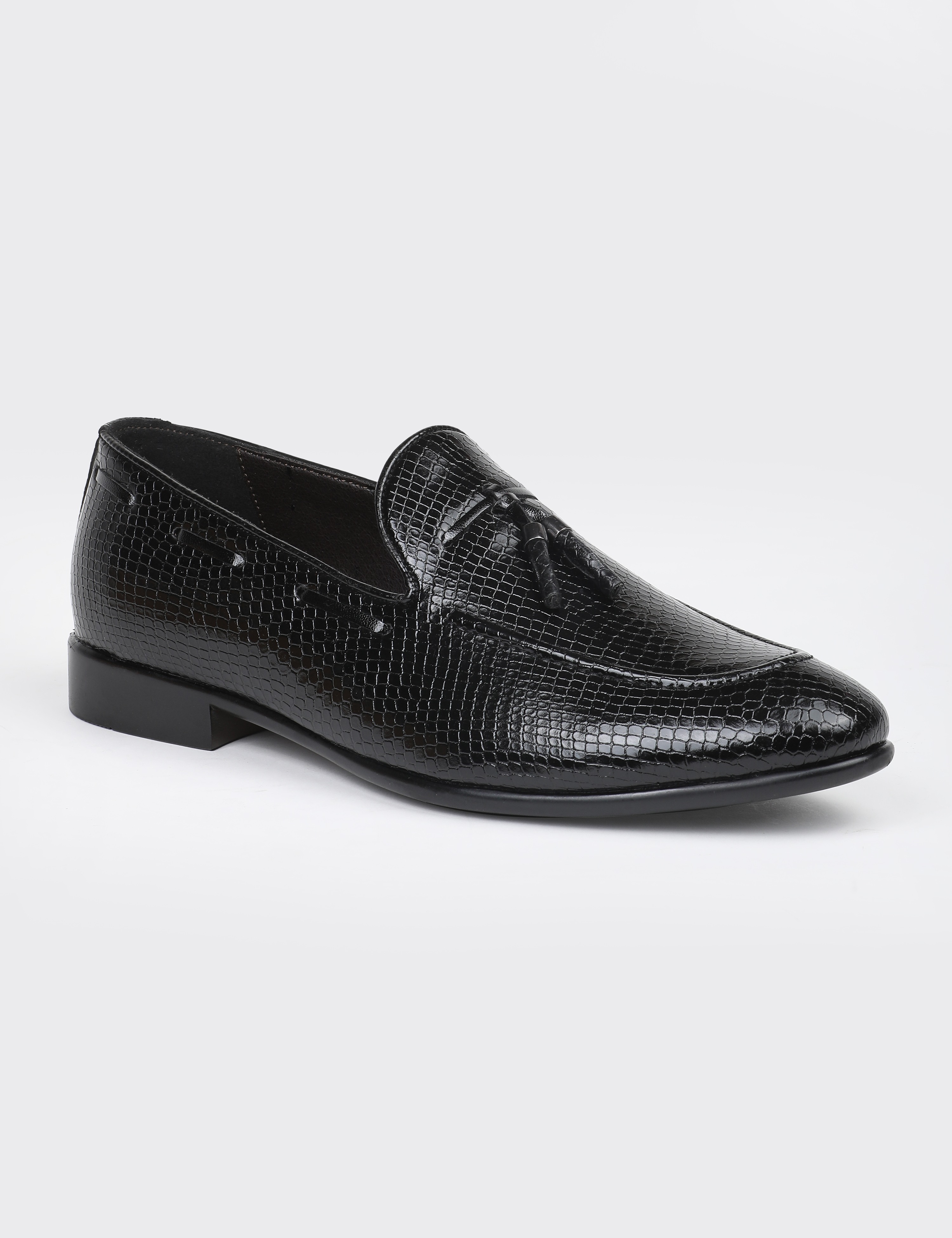 The Coby Black Men Tassel Loafer V8 By Ruosh