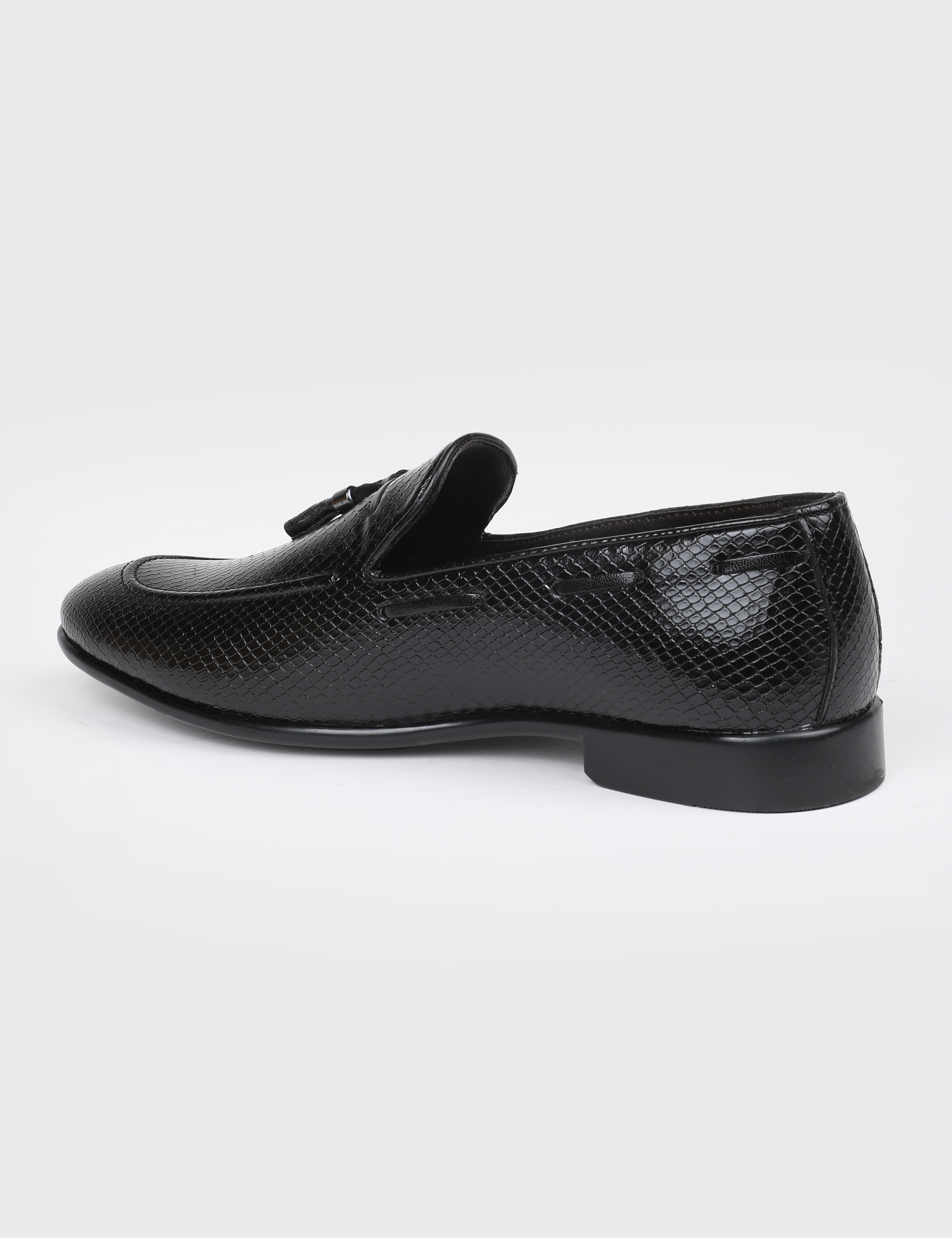 The Coby Black Men Tassel Loafer V8 By Ruosh