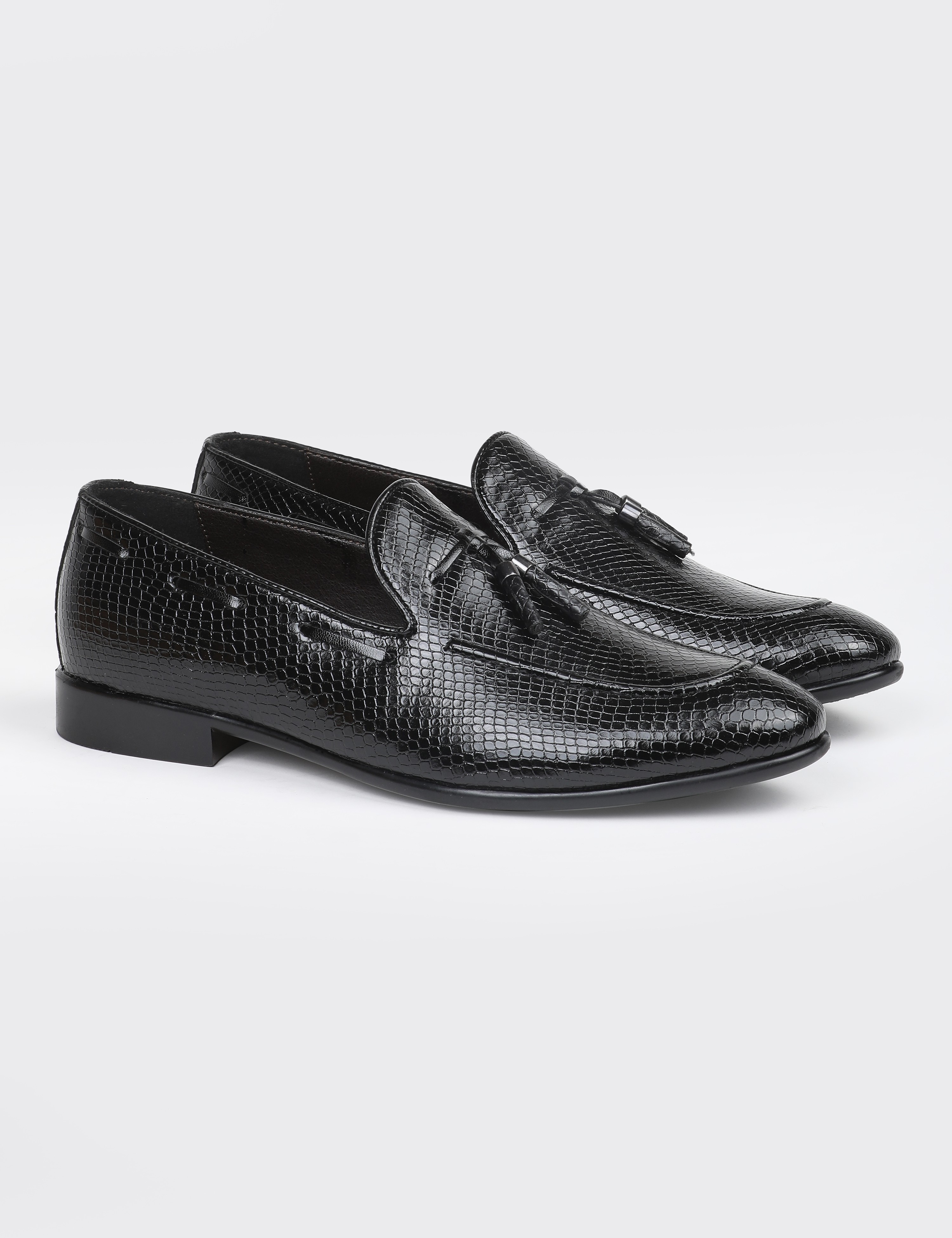 The Coby Black Men Tassel Loafer V8 By Ruosh