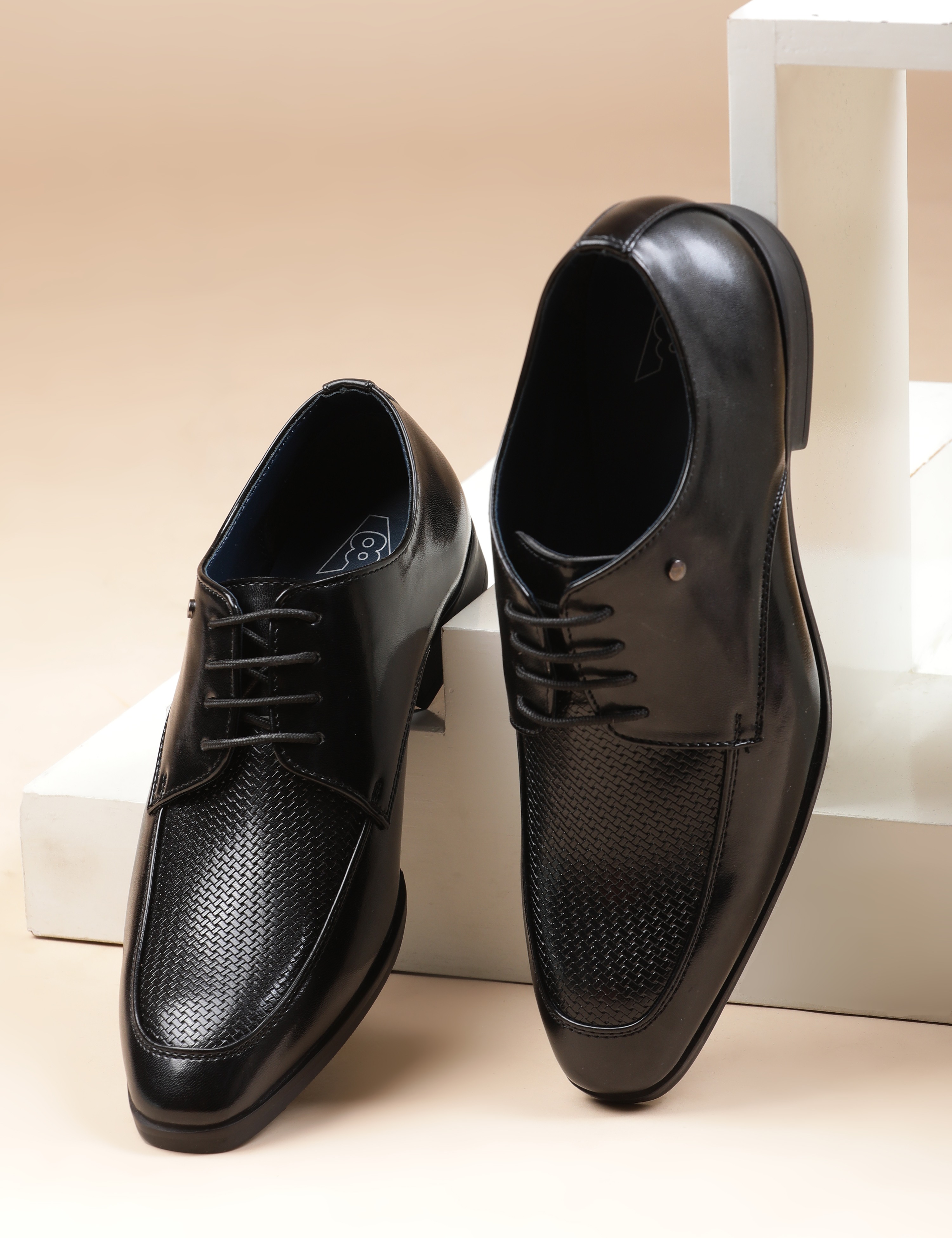 The Aura Black Men Apron Toe Derby V8 By Ruosh