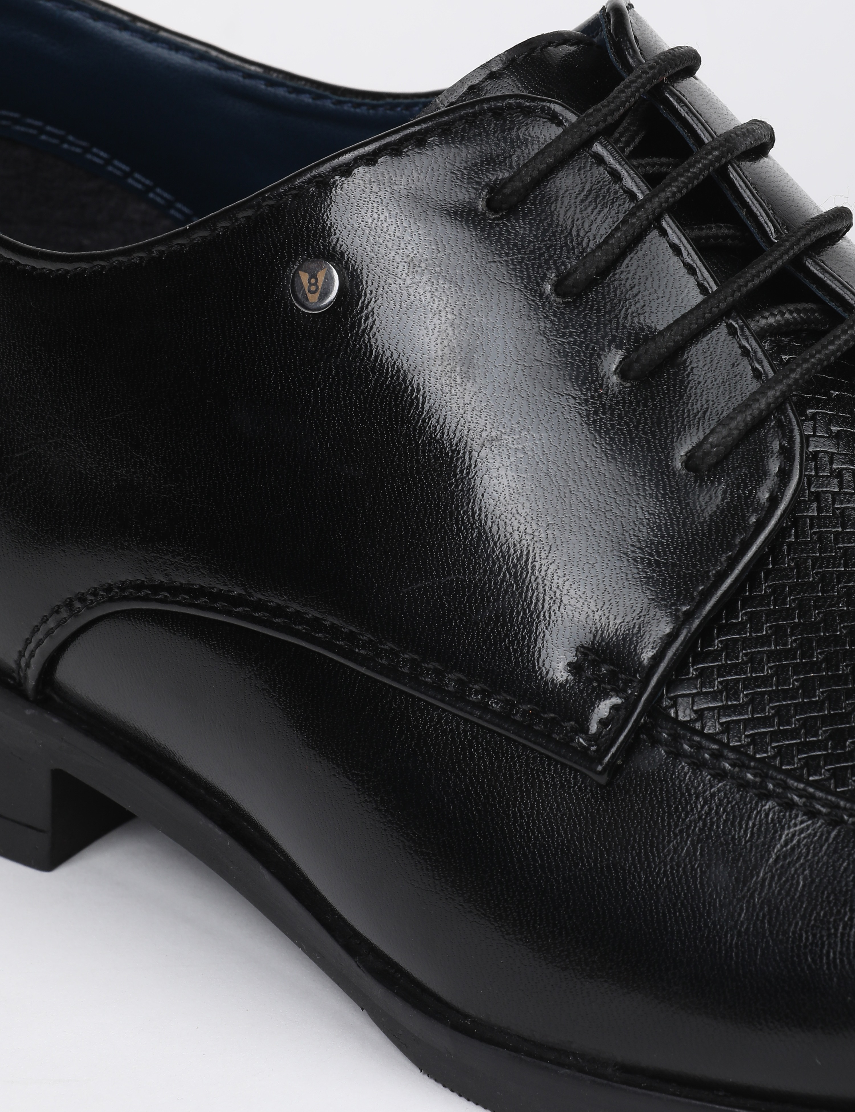 The Aura Black Men Apron Toe Derby V8 By Ruosh