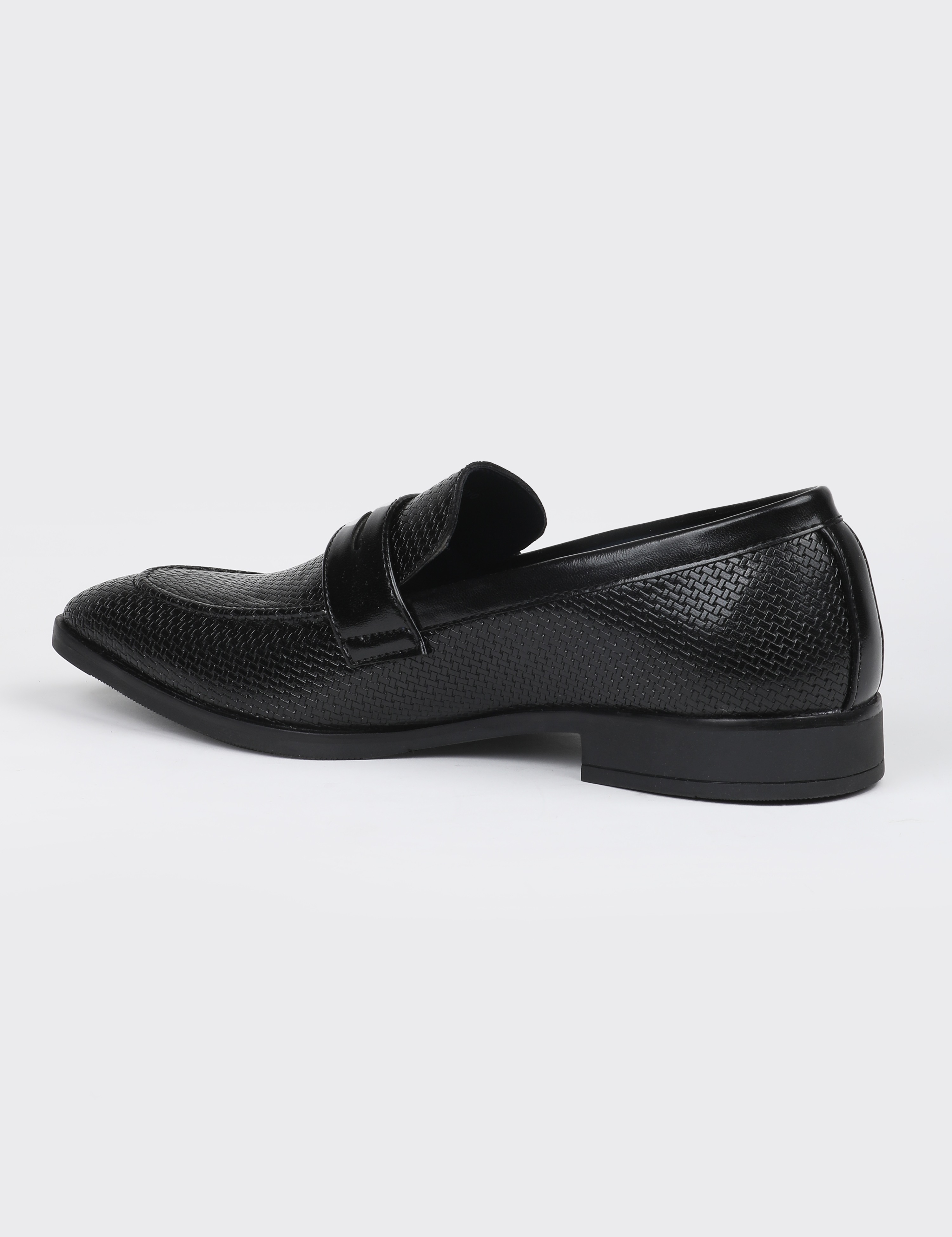 The Kobe Black Textured Formal Penny Loafer V8 By Ruosh