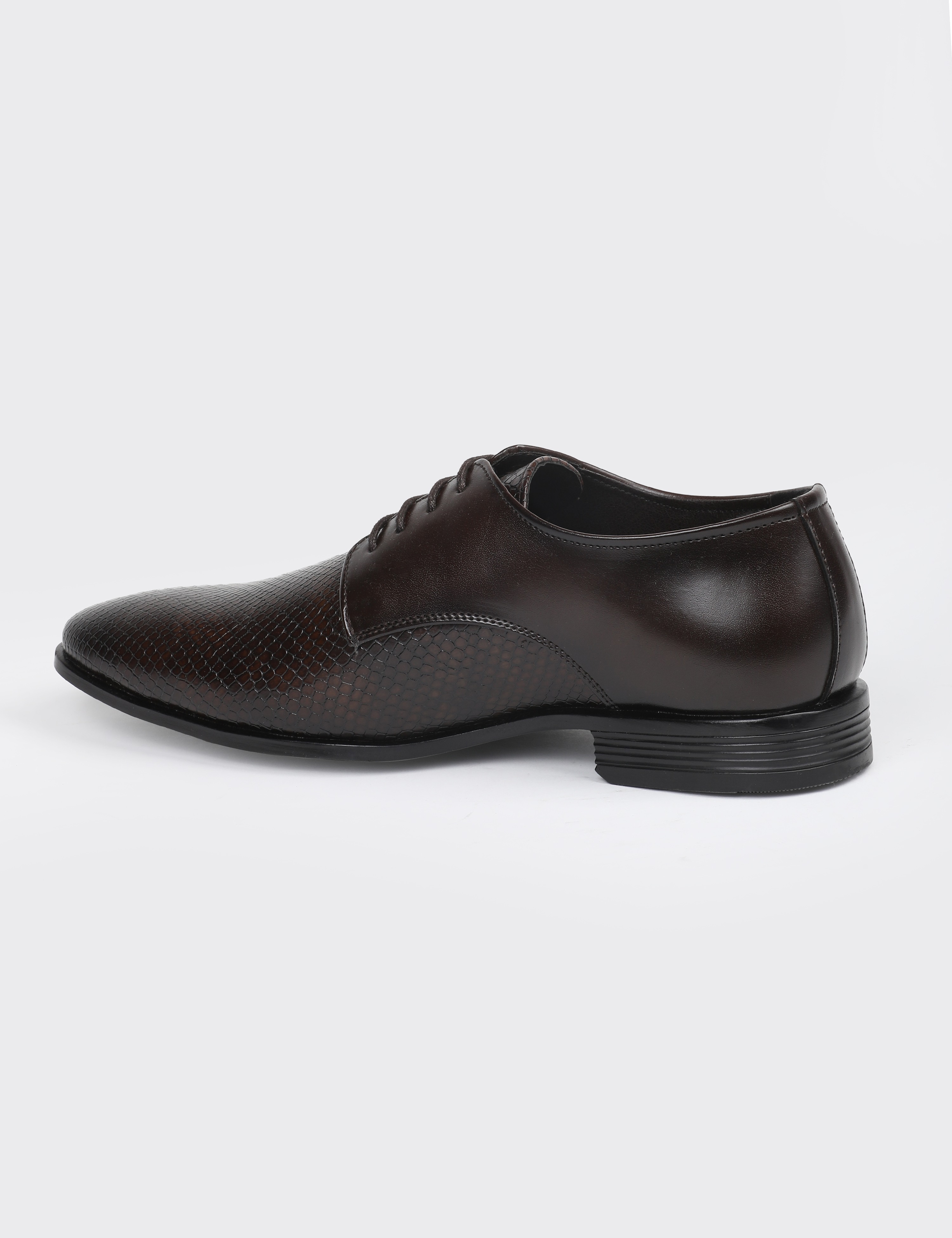 The Jonas Brown Men Textured Derby V8 By Ruosh