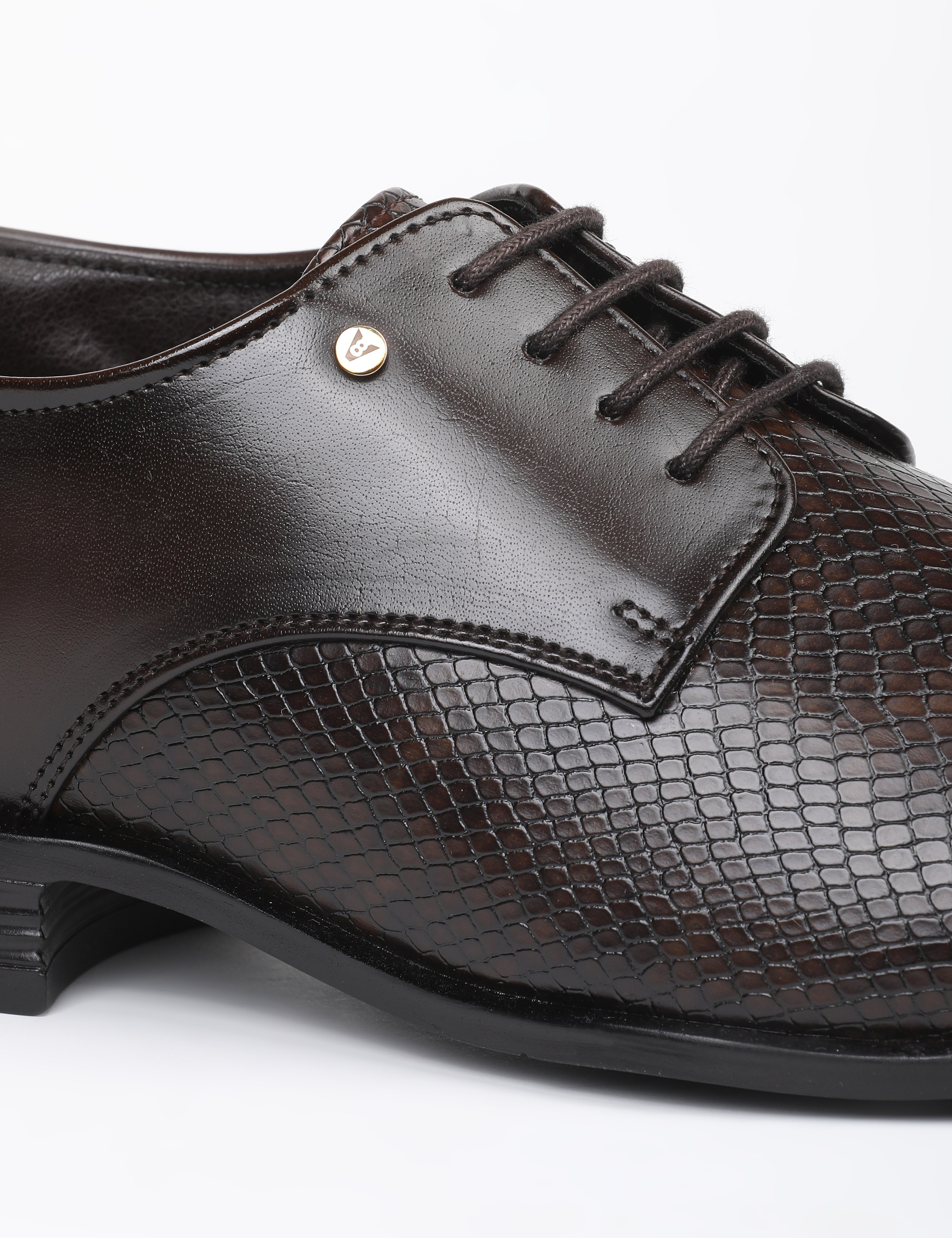 The Jonas Brown Men Textured Derby V8 By Ruosh