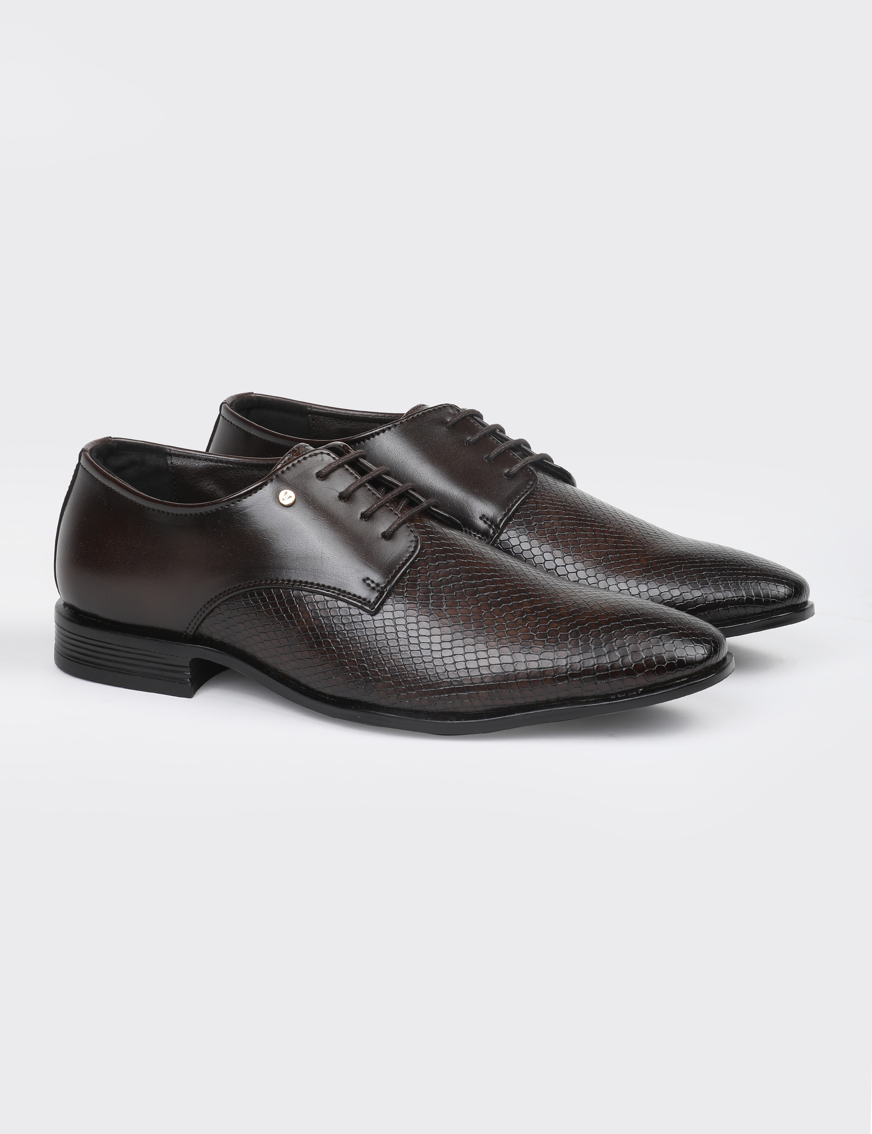 The Jonas Brown Men Textured Derby V8 By Ruosh