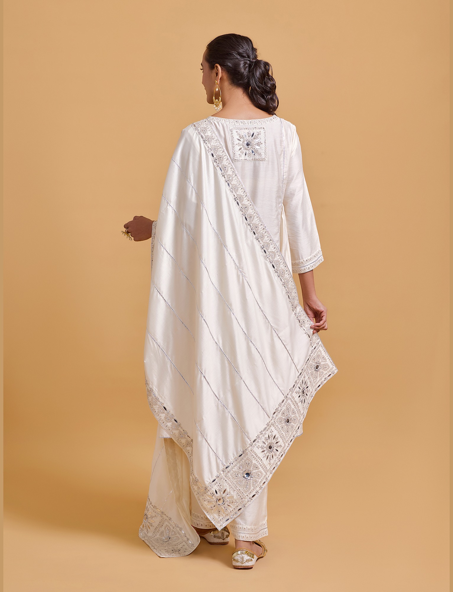 Zeenat Offwhite Gathered Kurta Set