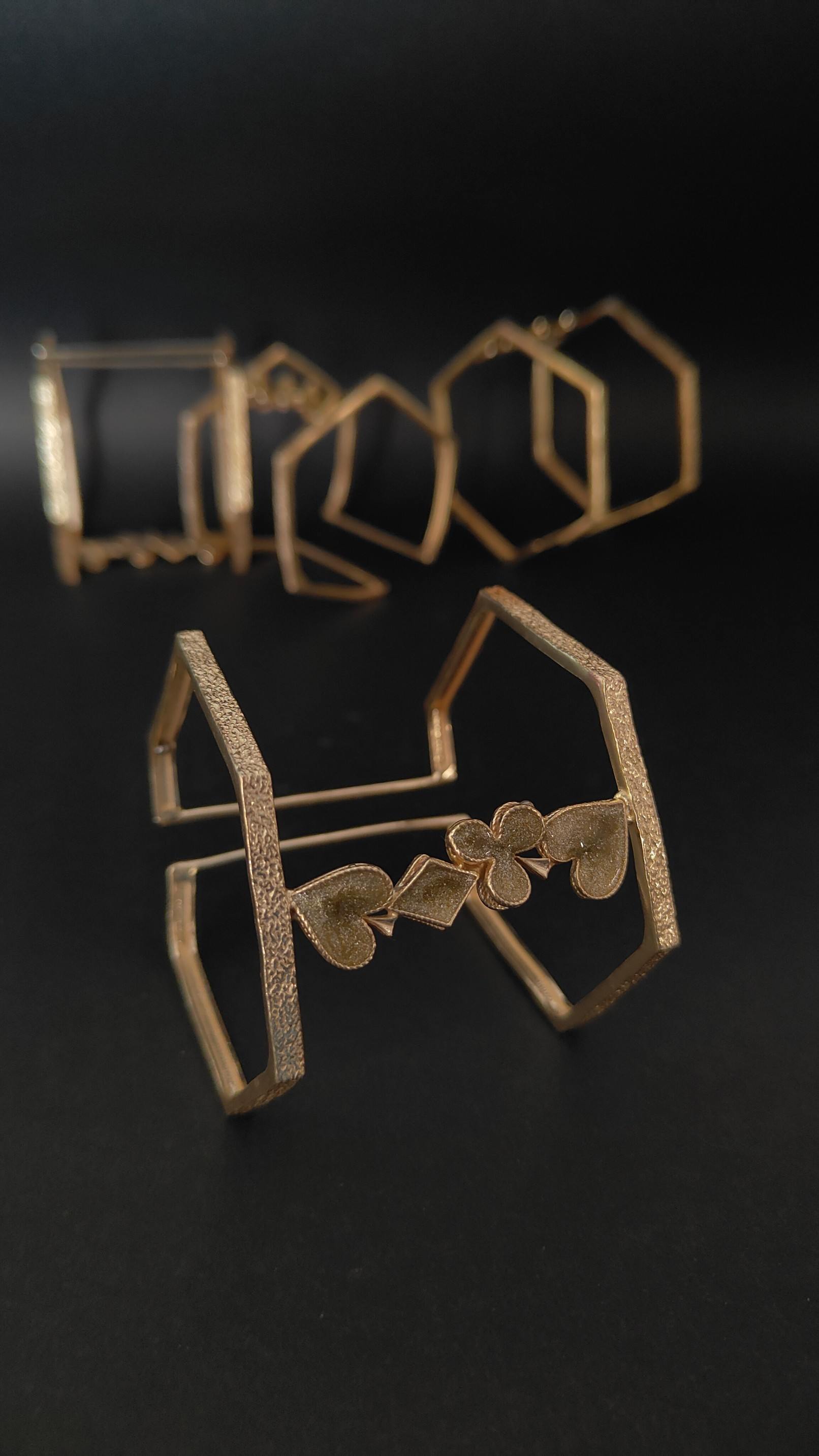 Gold Suits Hand Cuff