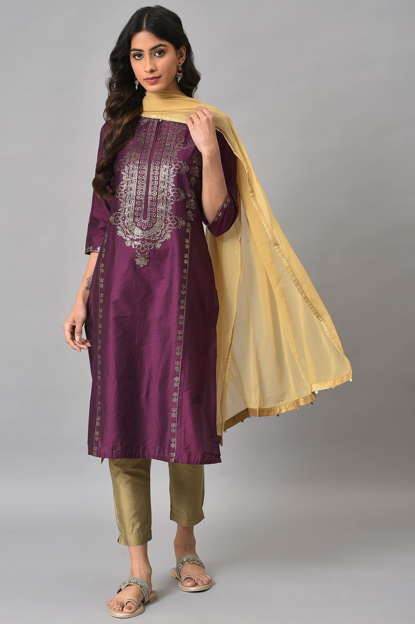 Farida Hasan Luxe Edit '23 - GOLDEN SEHR WITH PANTS AND DUPATTA – Nainpreet  - The Collective