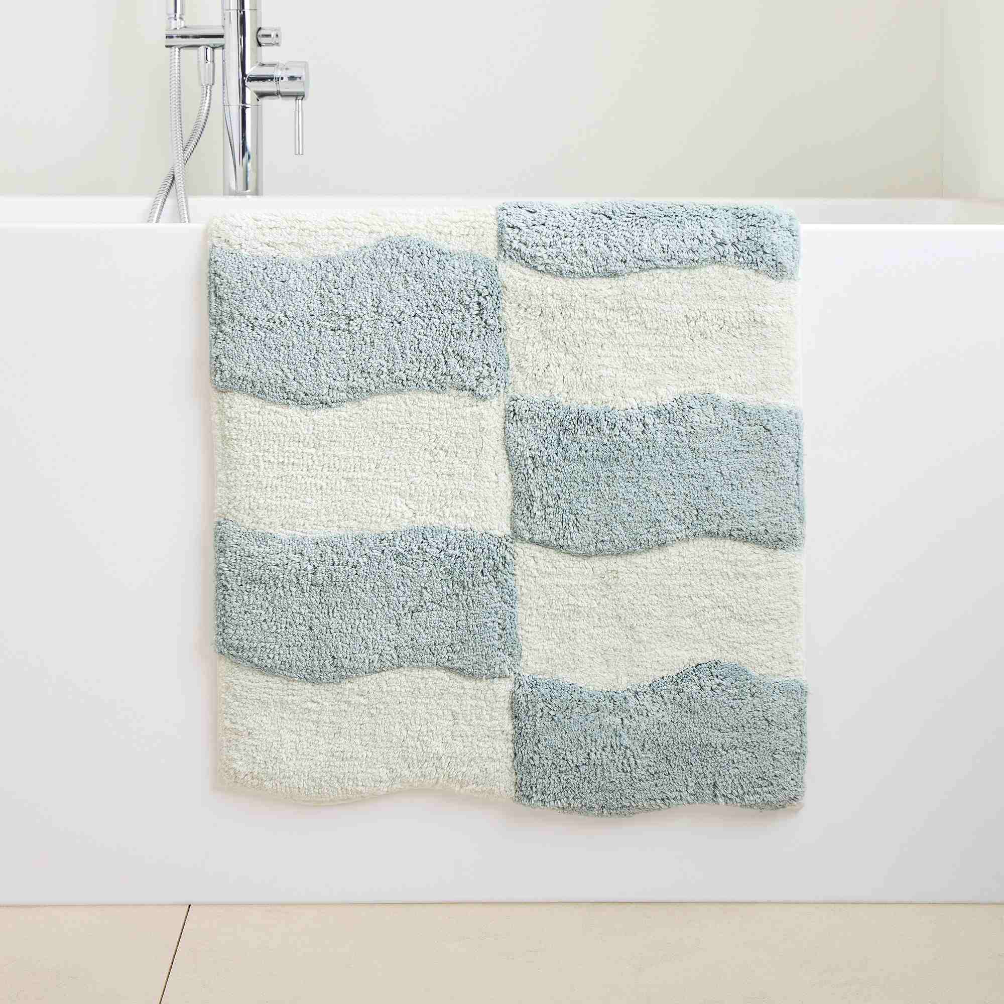 Wavy Blocks Bath Mat