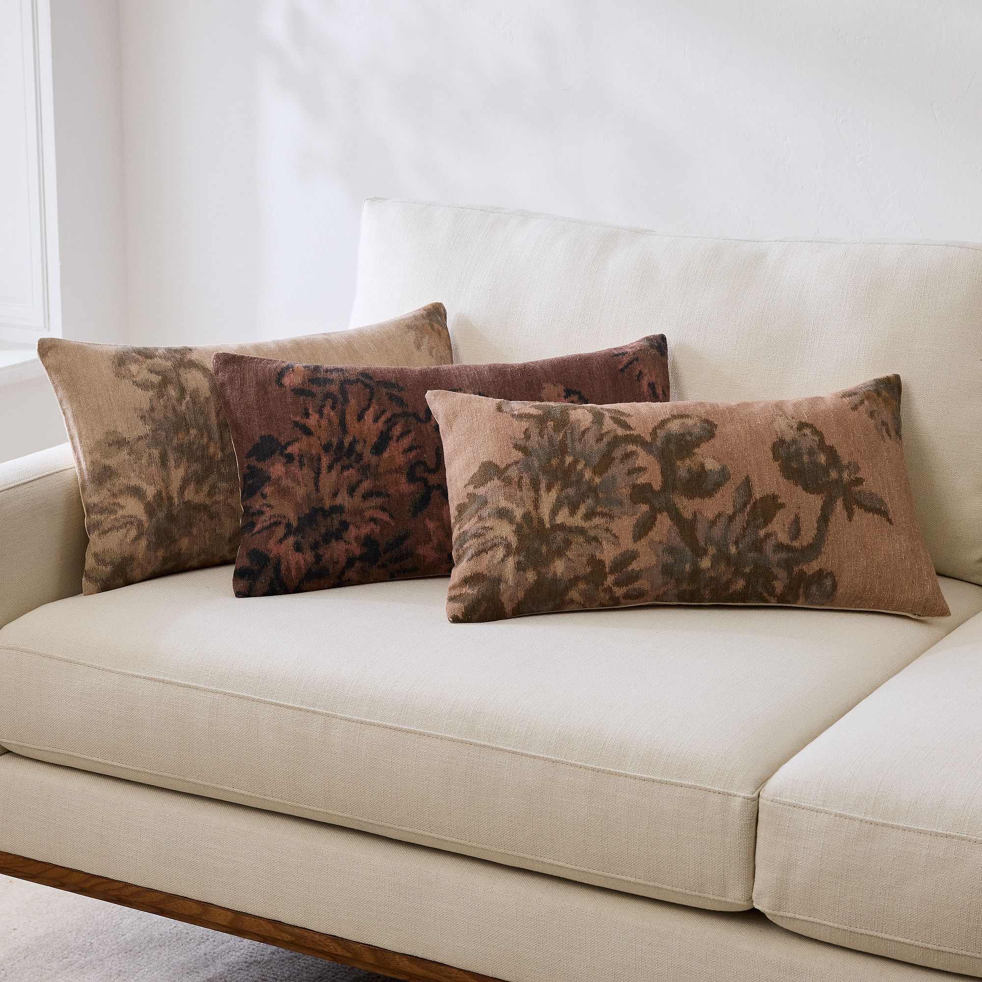 Deco Blossom Pillow Cover