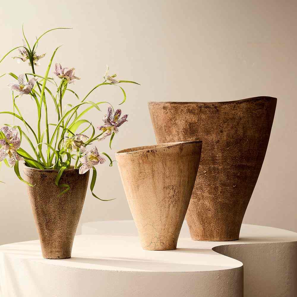 Eula Metal Vases