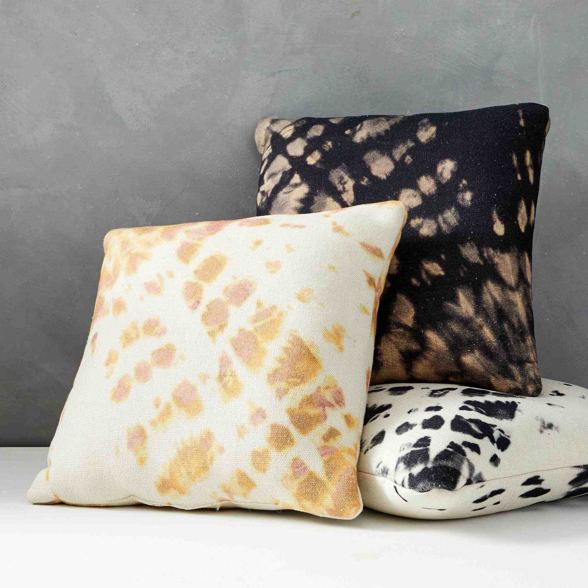 Outdoor Tie-Dye Sun Ray Pillow