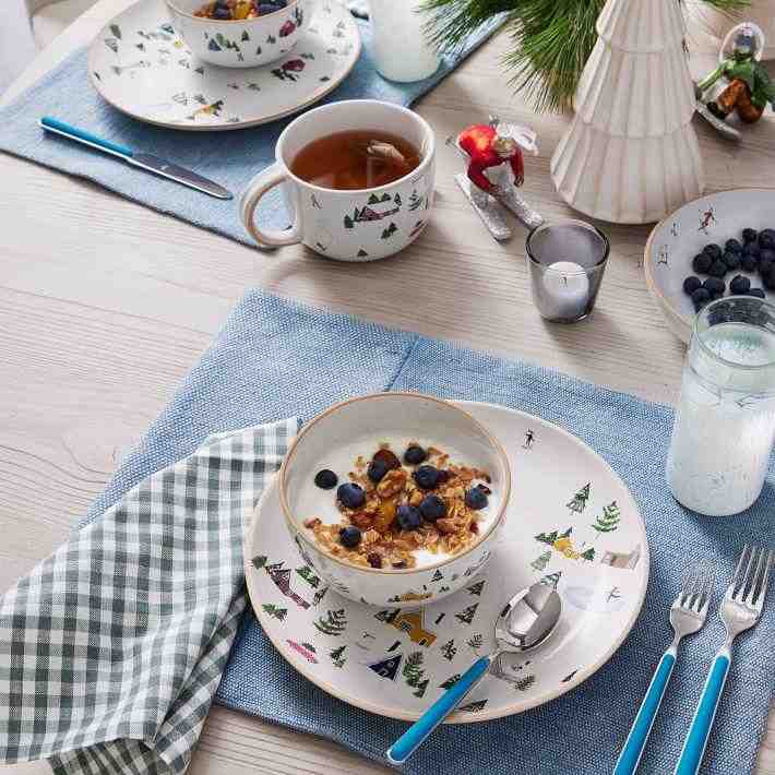 Skiers Stoneware Dinnerware Collection , Set of 4
