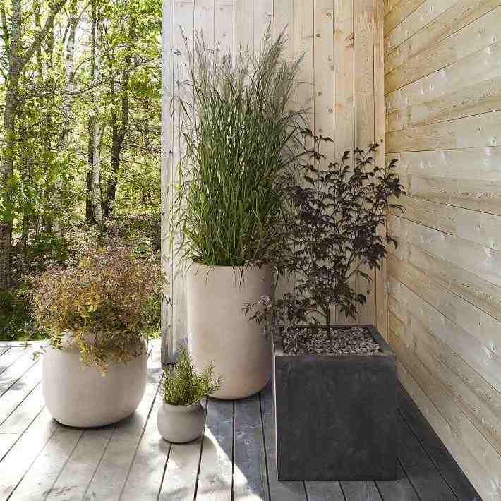 Ronan Ficonstone Outdoor Planter