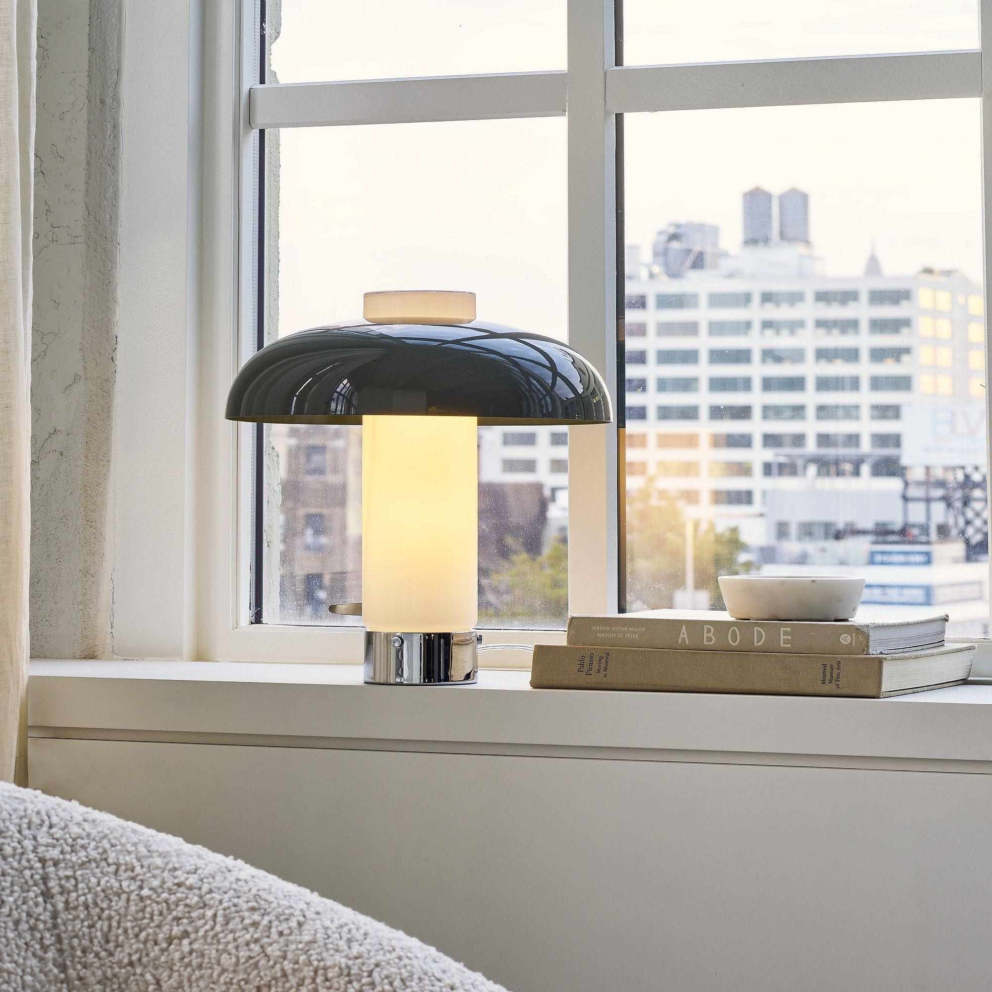 Cleo Table Lamp (16")