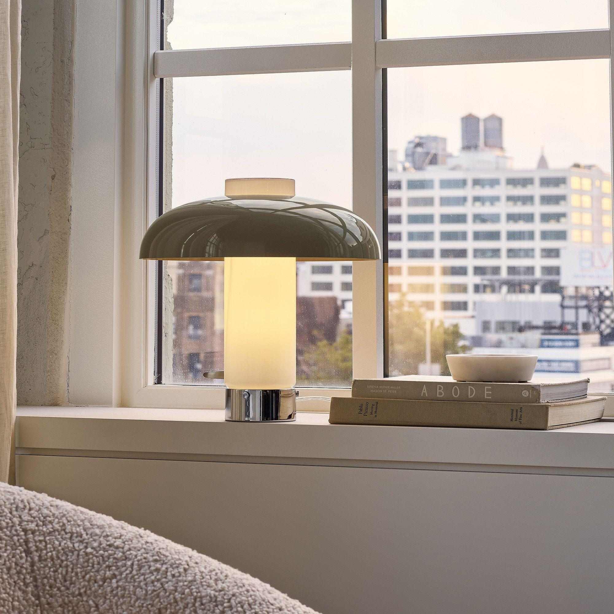 Cleo Table Lamp (16")
