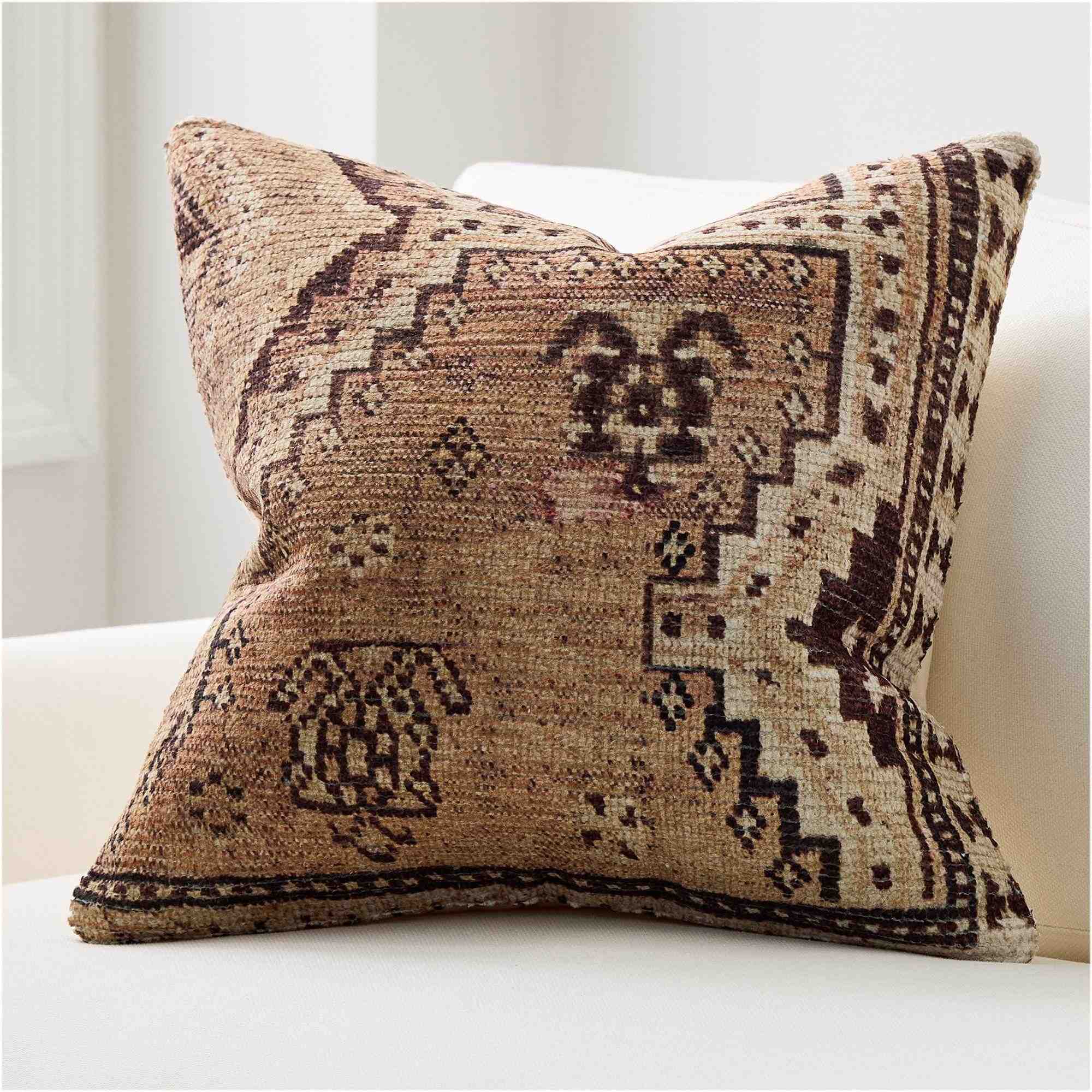 Delia Pillow Cover