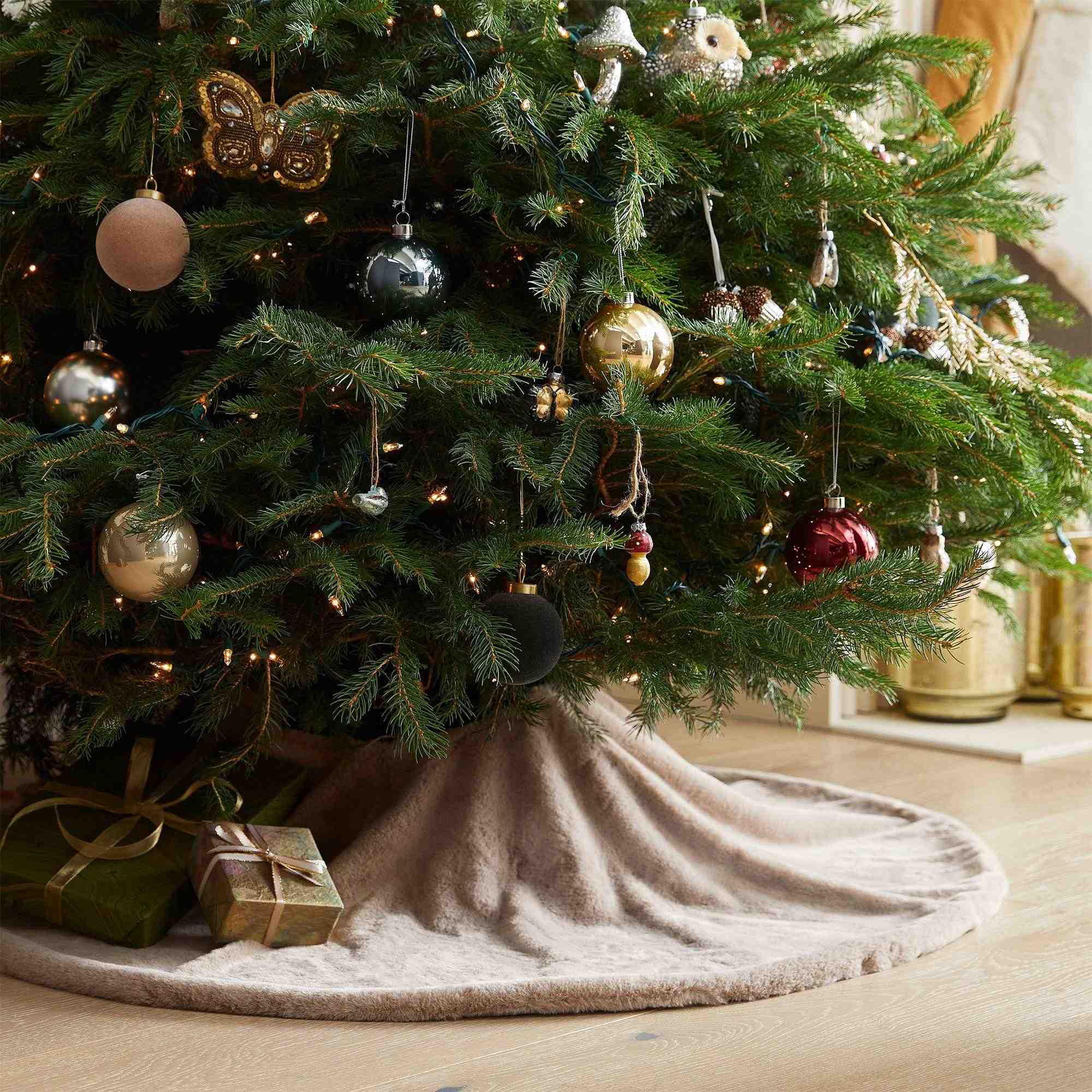Faux Fur Tree Skirt