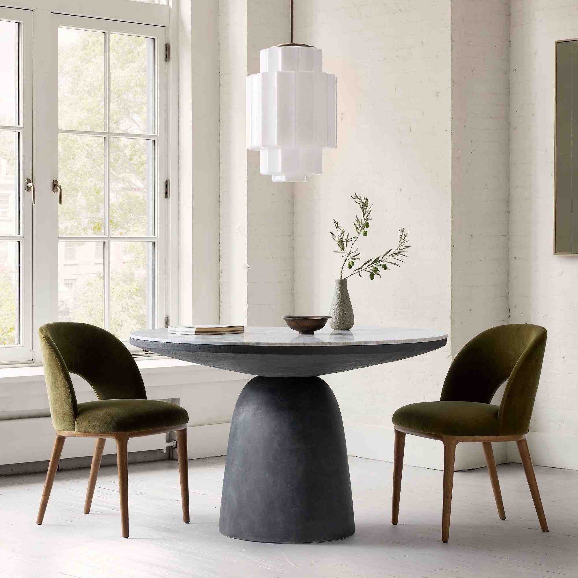 Leona Round Dining Table (48")