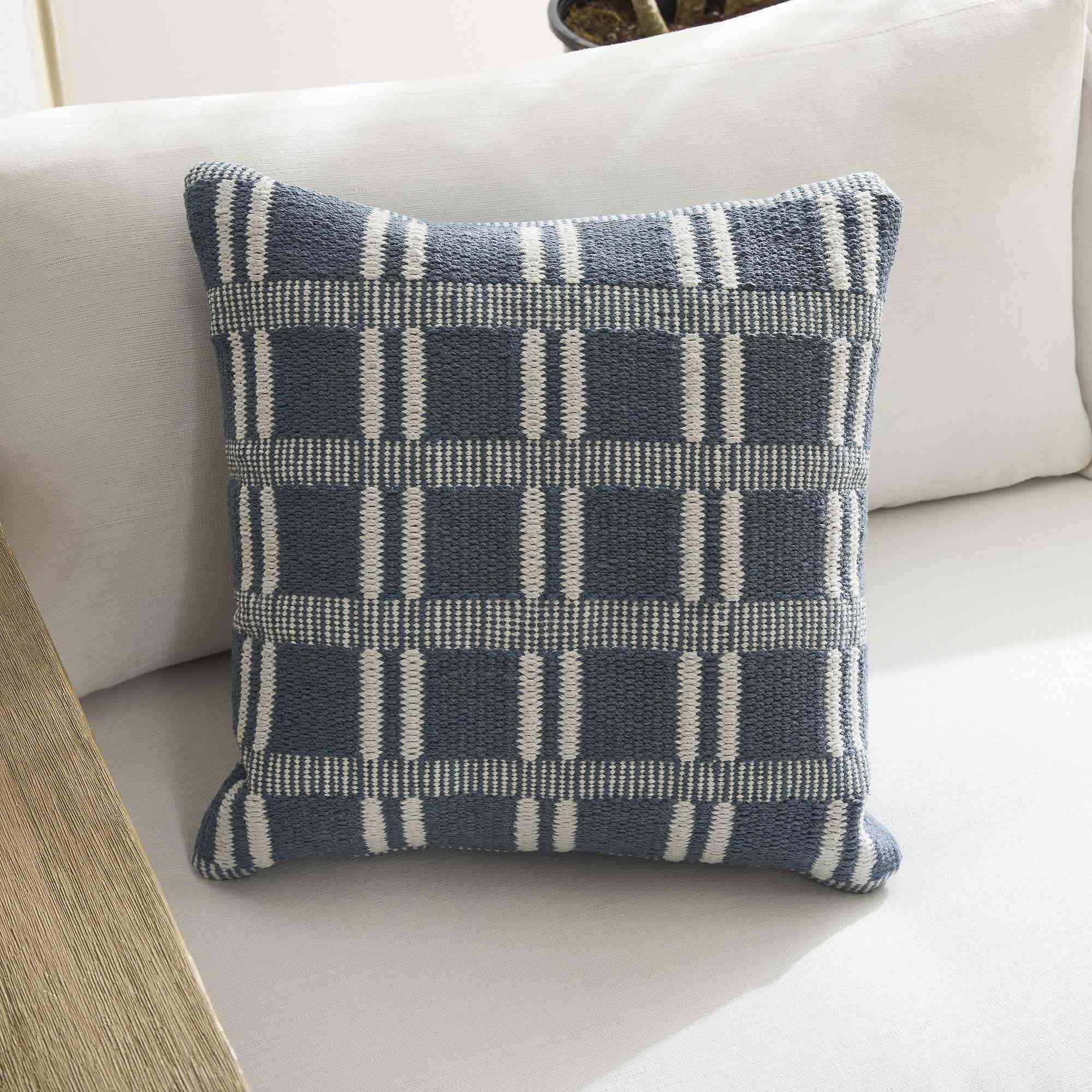 Outdoor Cape Grid Pillow