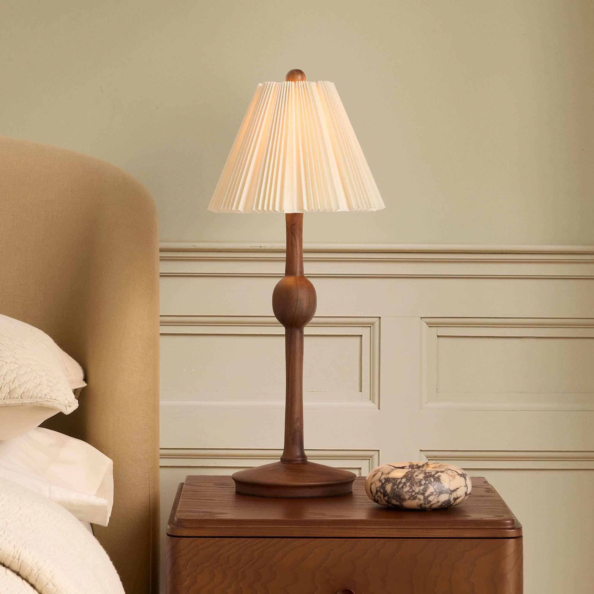 Pierce & Ward Ribbed Wood Table Lamp (20")