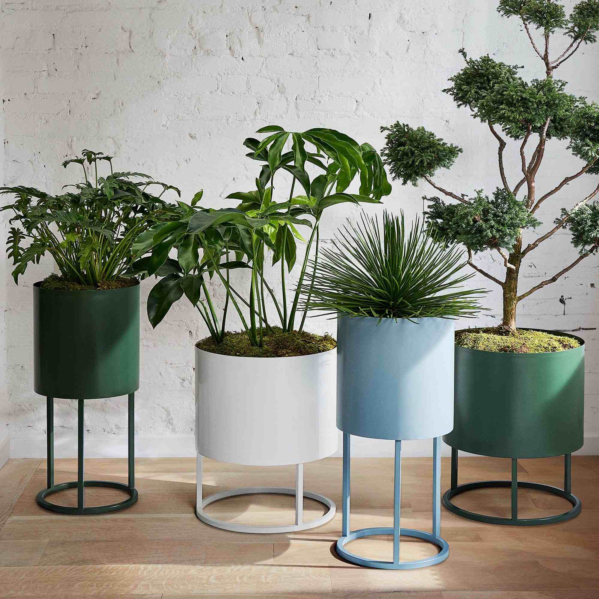 Streamline Round Metal Indoor/Outdoor Planters