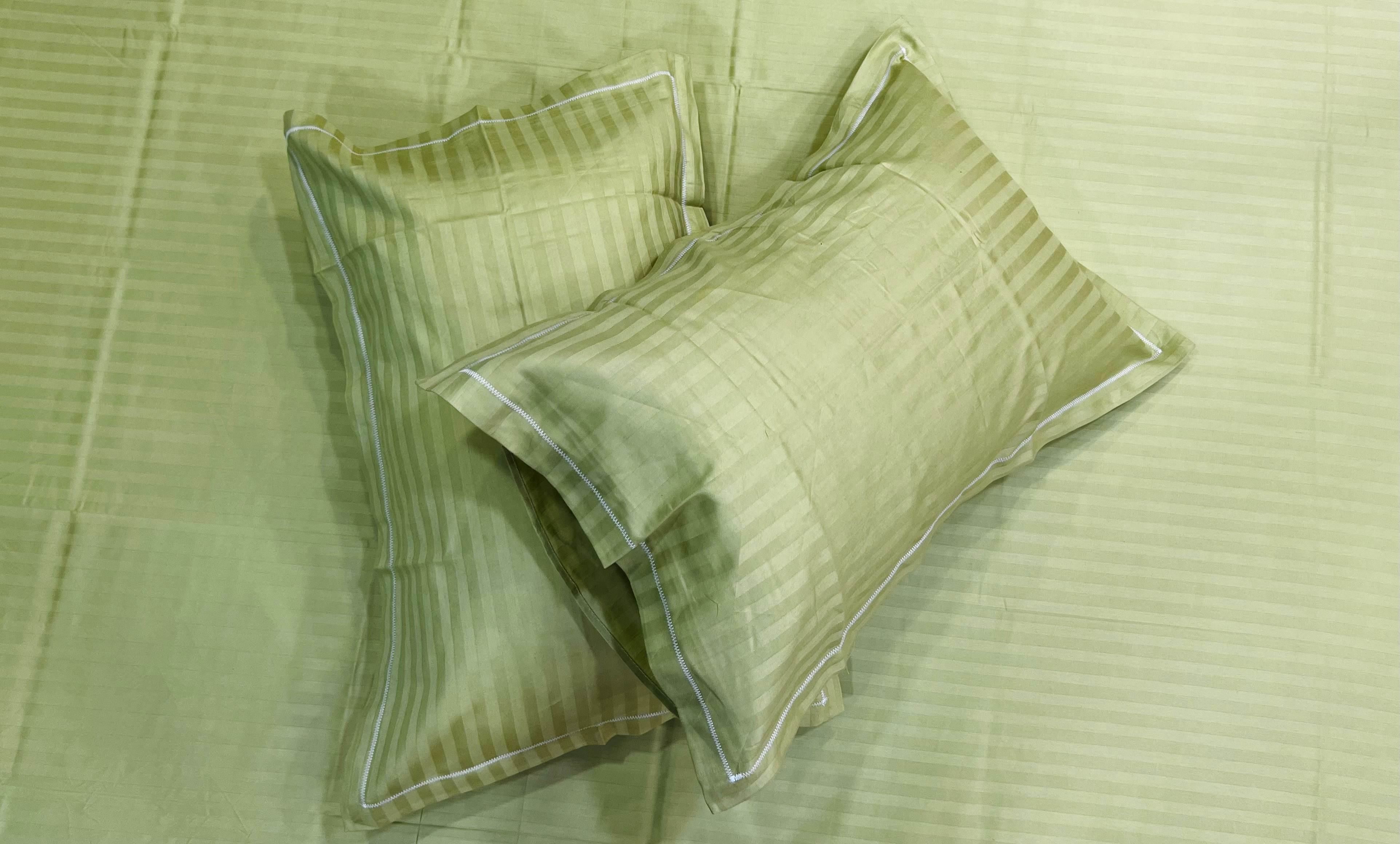 Boria Bistar | Boria Bistar 170TC  Pure Cotton Satin Stripes Plain Bedsheet with 2 pillowcases|1
