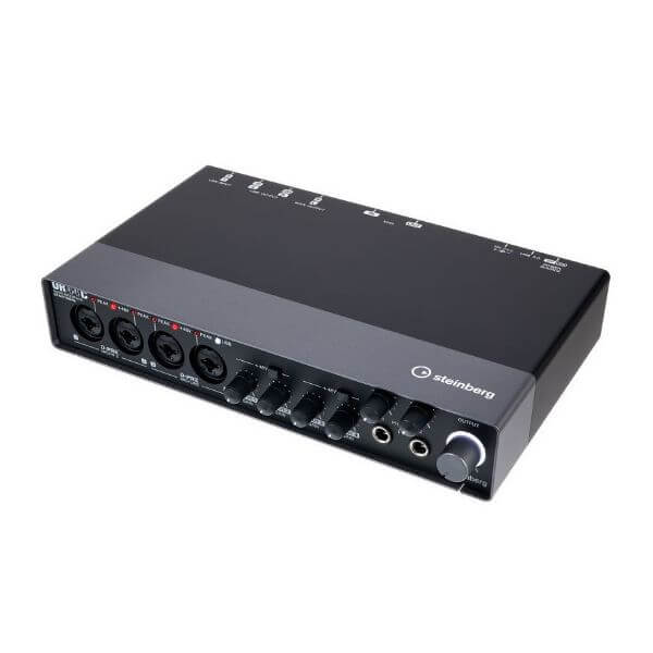Yamaha UR44C Audio Inerface 3