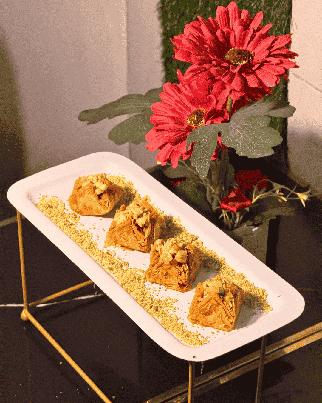 Premium Mix Nut Pyramid Baklava