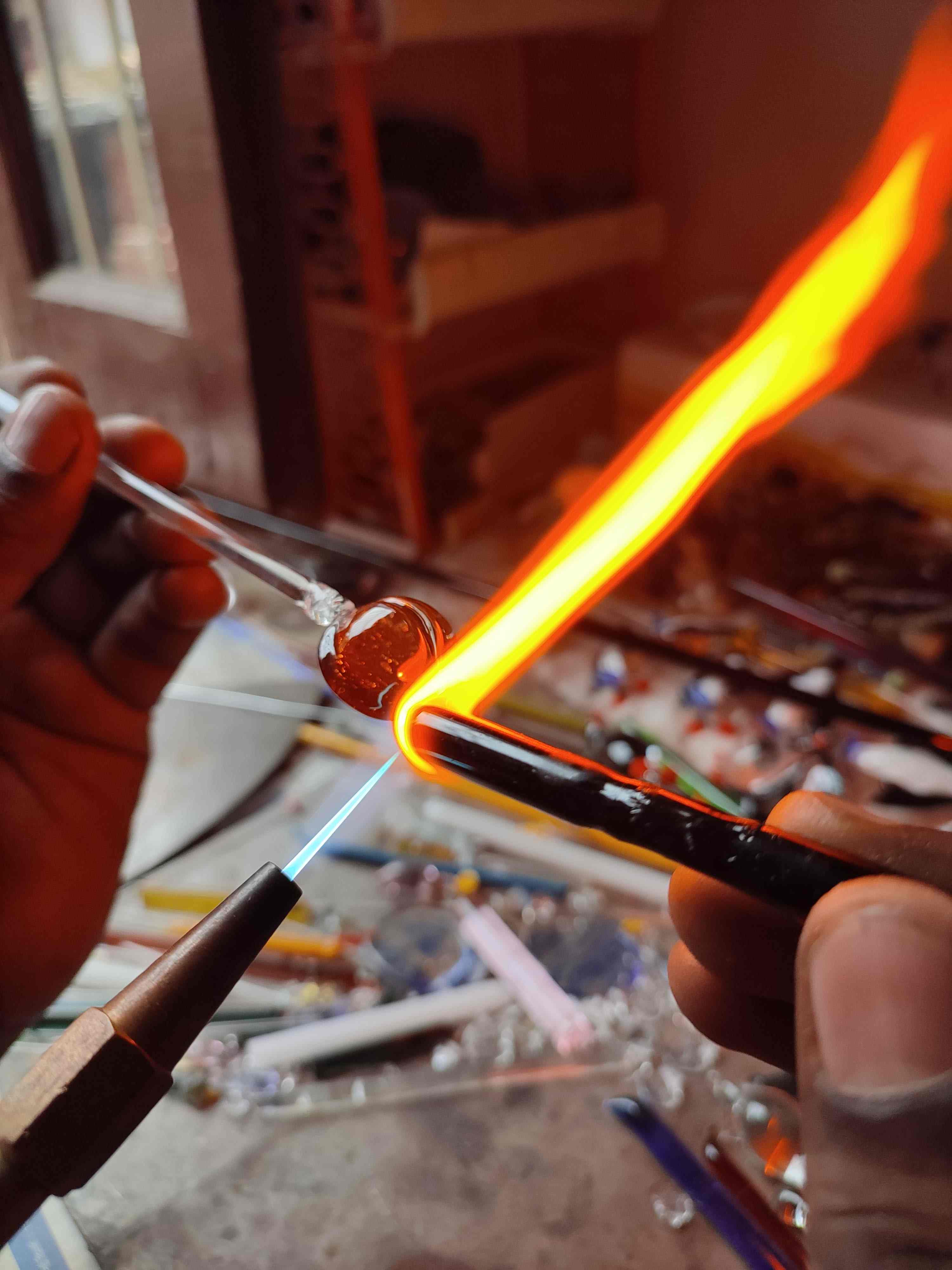 Glass miniature Swan