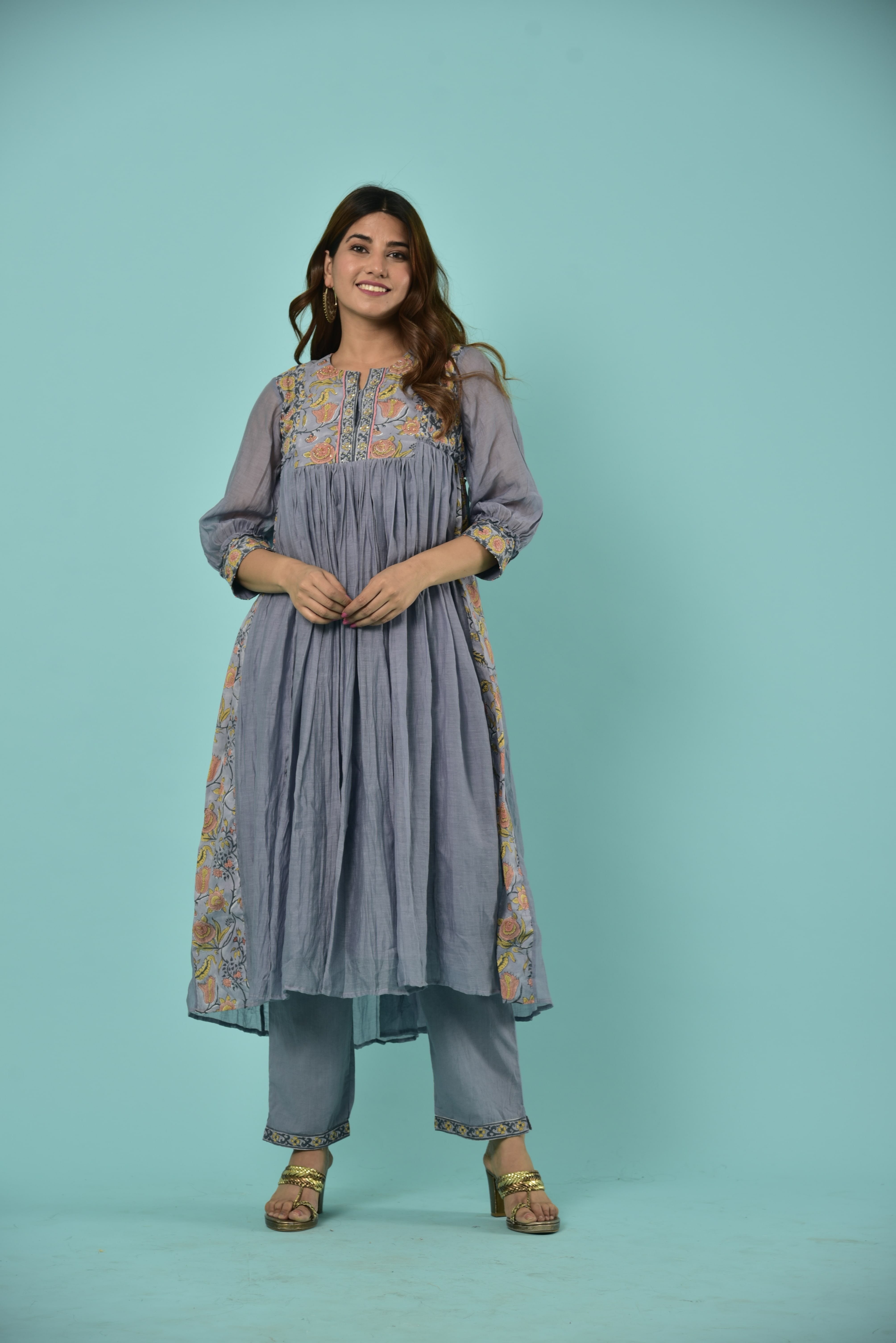 KAARAH BY KAAVYA | Grey chanderi kurta with cotton pants undefined
