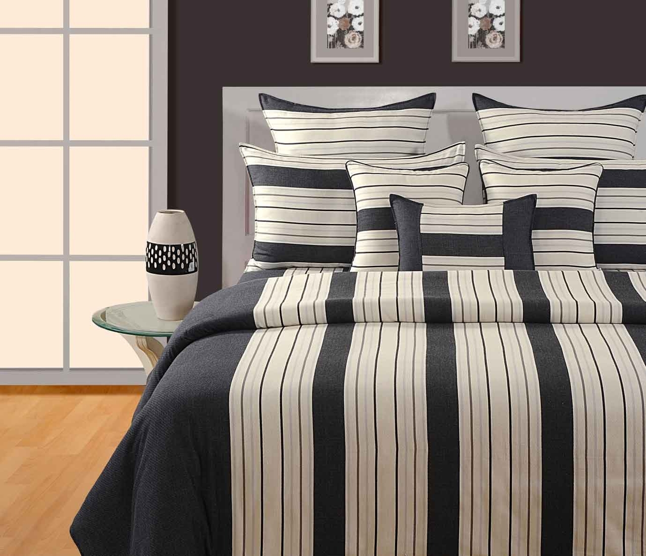 Swayam Off-White 180 TC Cotton Double Bedsheet with 2 Pillow Covers Black and White