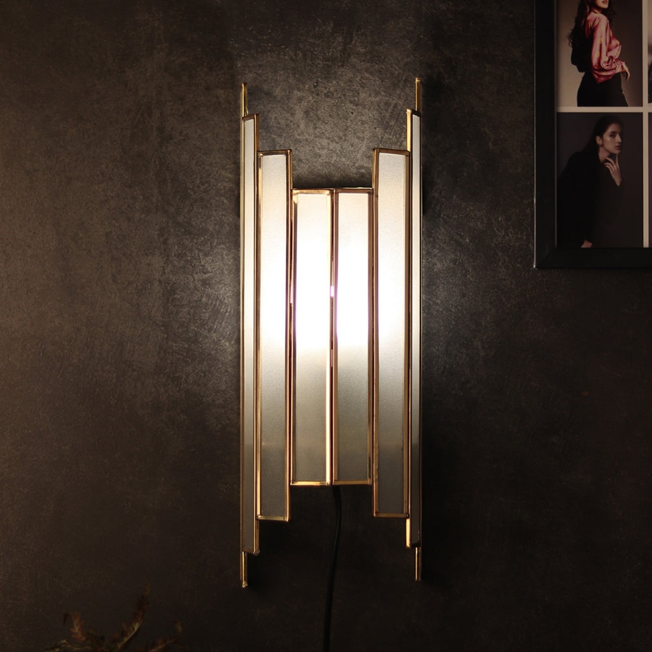 Arc De Luxe Wall Lamp With Frosted Glass - Transparent