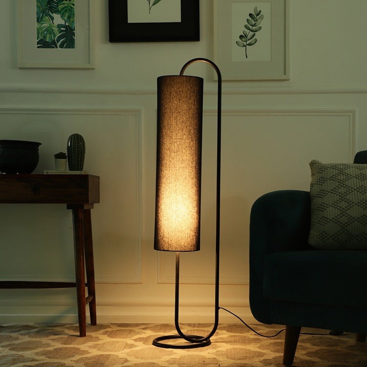 Graceful Full Curve Floor Lamp - Black