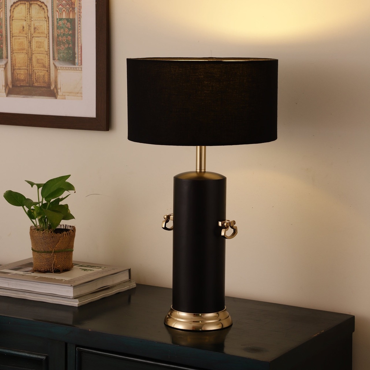 Zenith's Handle Table Lamp - Black