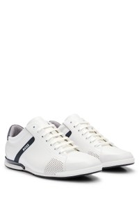 Leather trainers with odour-control lining