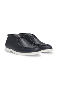Desert boots in tumbled leather with apron toe