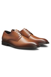 Italian-made Derby shoes in leather with ornamental stitching